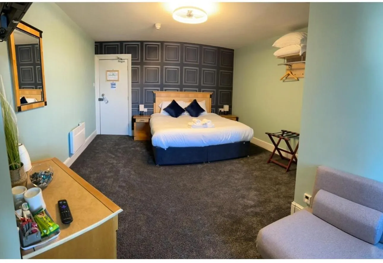 Bedroom, Bed in The Crafty Cow