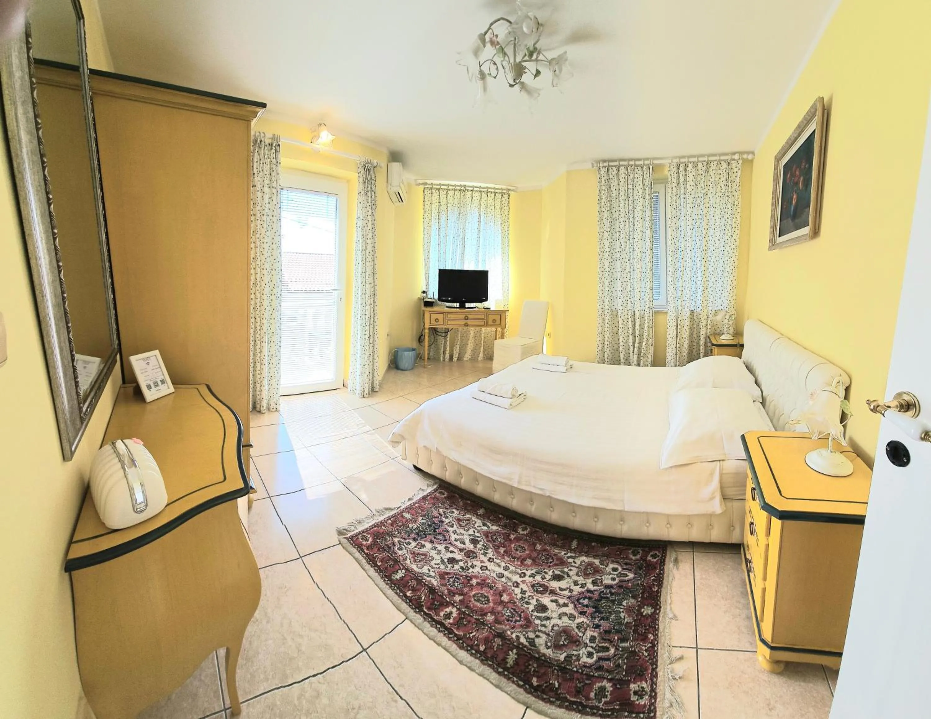 Quadruple Room with Sea View in Casa Oasa Boutique rooms Gourmet Pizza Pool near Koper