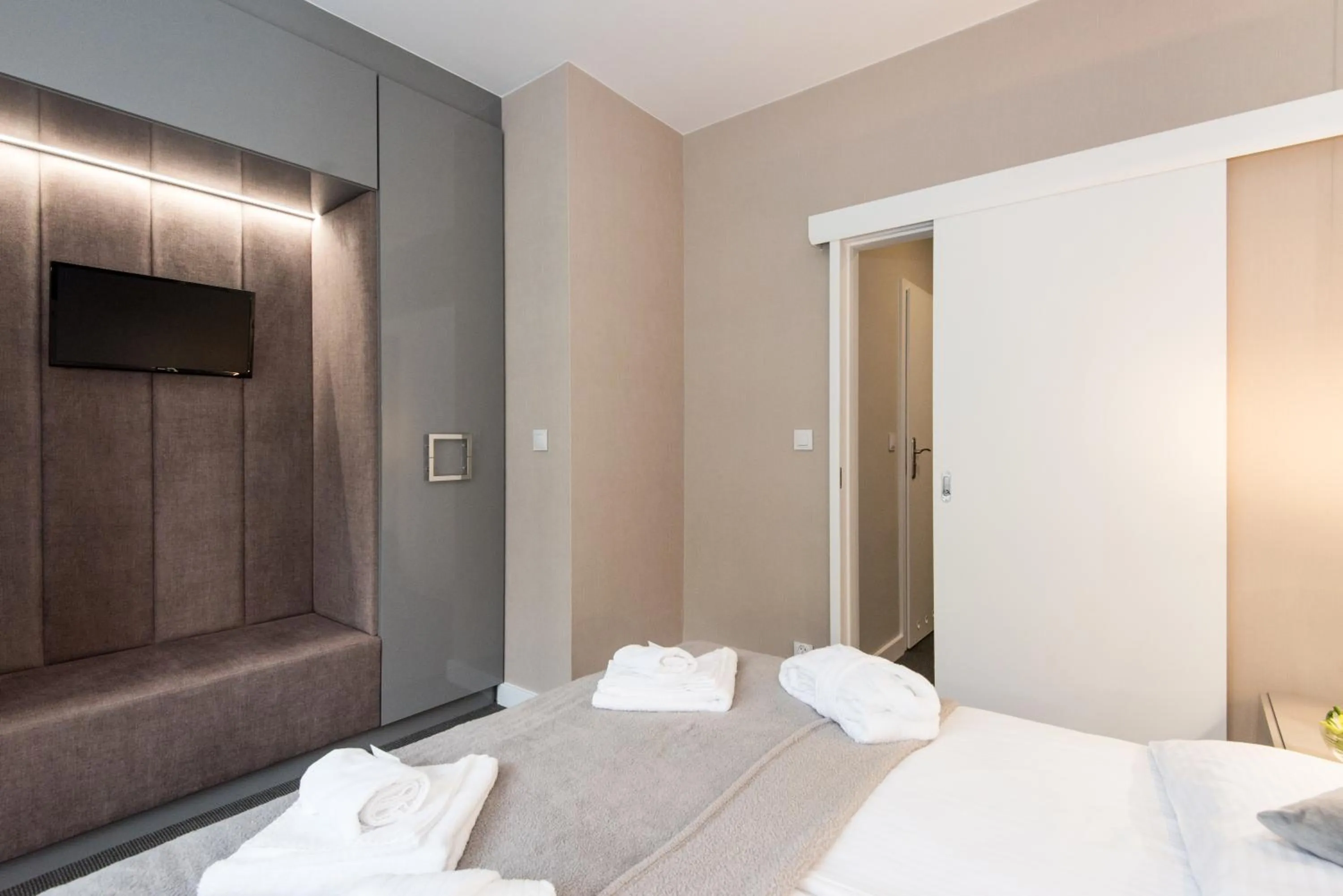 Bedroom, Bed in SeaPark Hotel Wellness & Spa