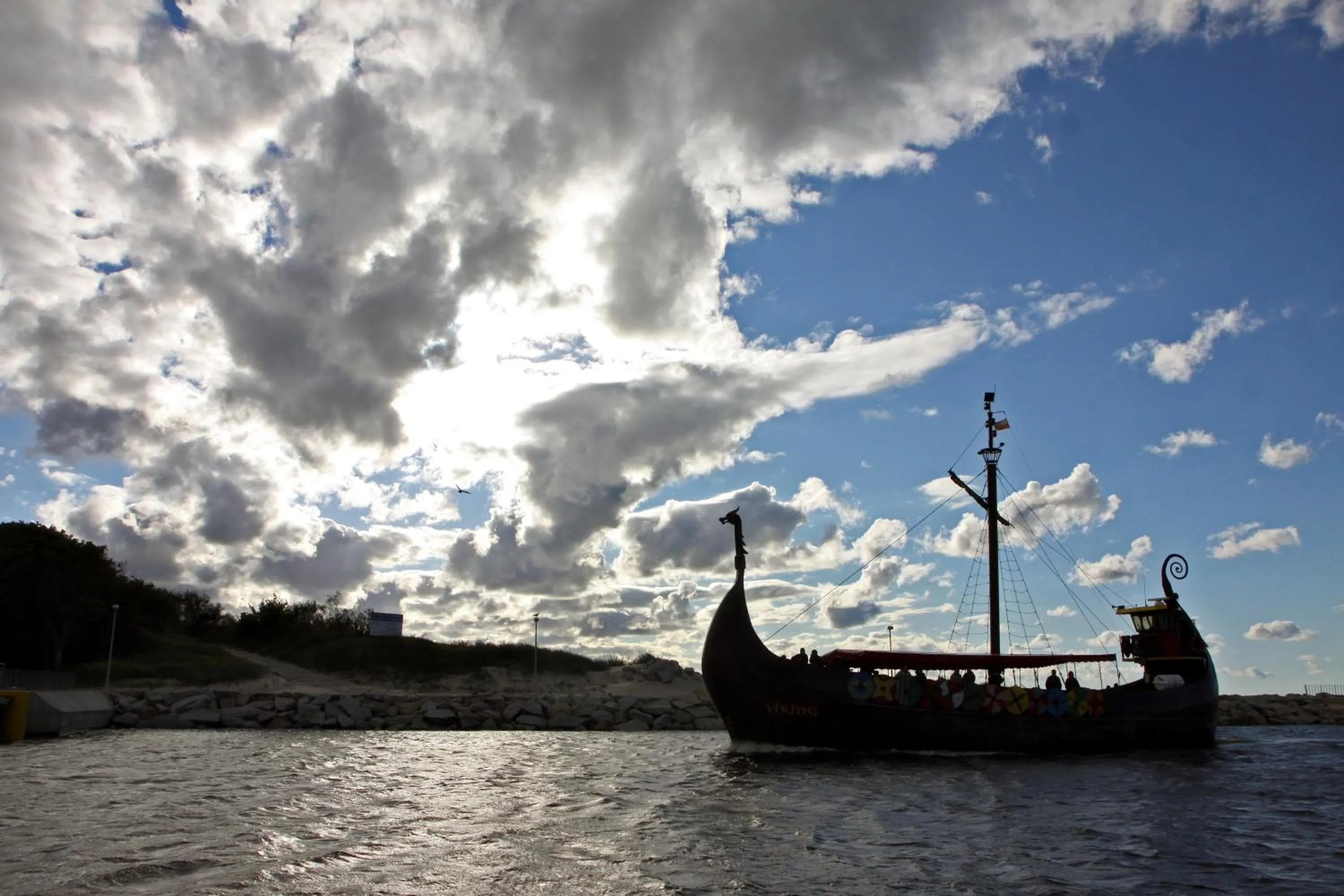 Entertainment in SeaPark Hotel Wellness & Spa