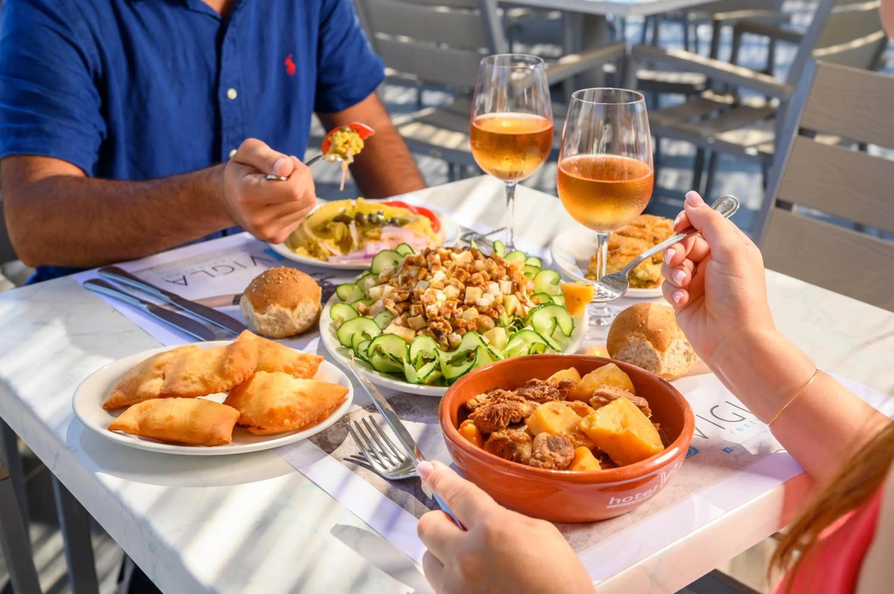 Food and drinks in Vigla Hotel