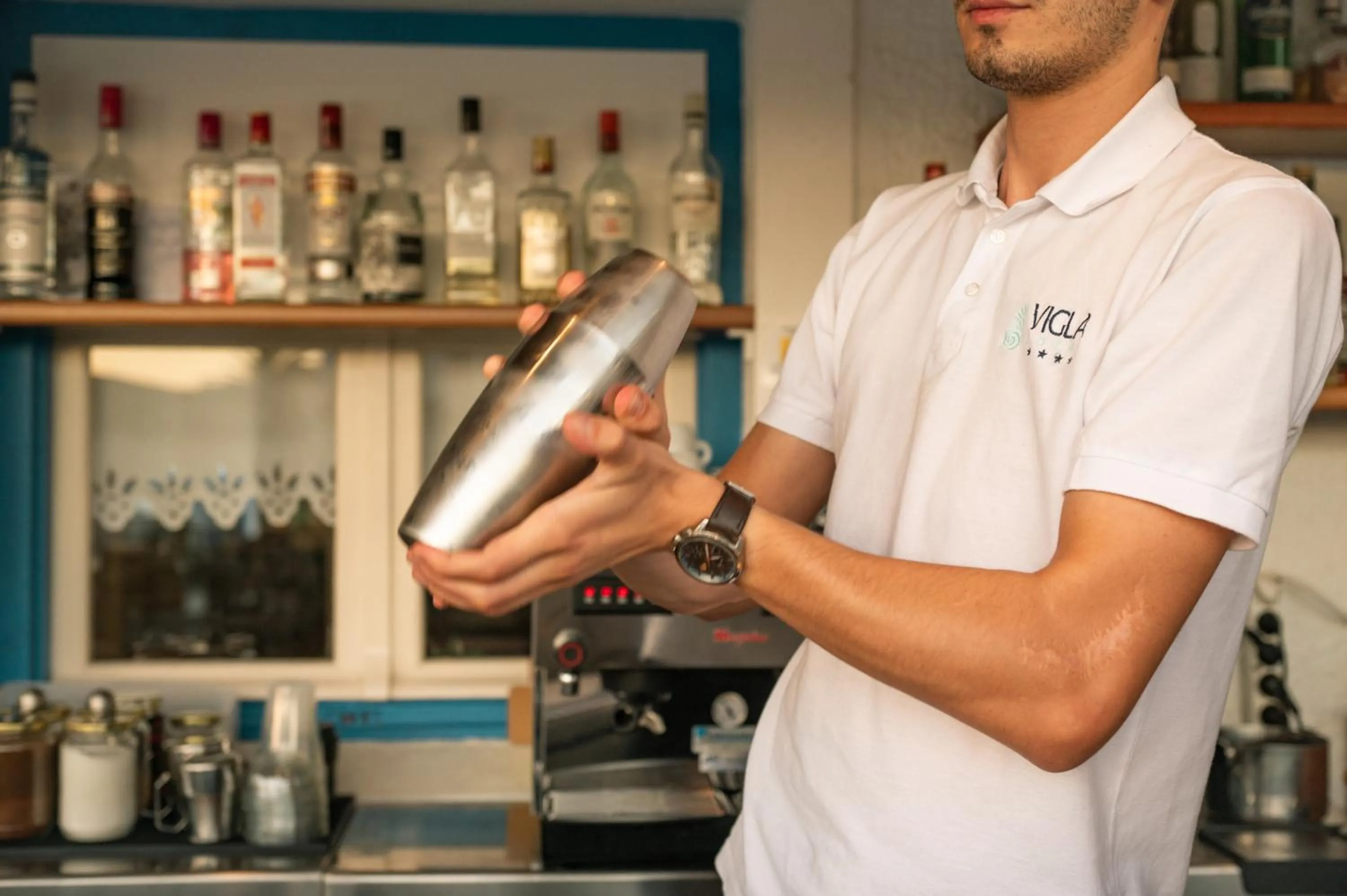 Coffee/tea facilities in Vigla Hotel