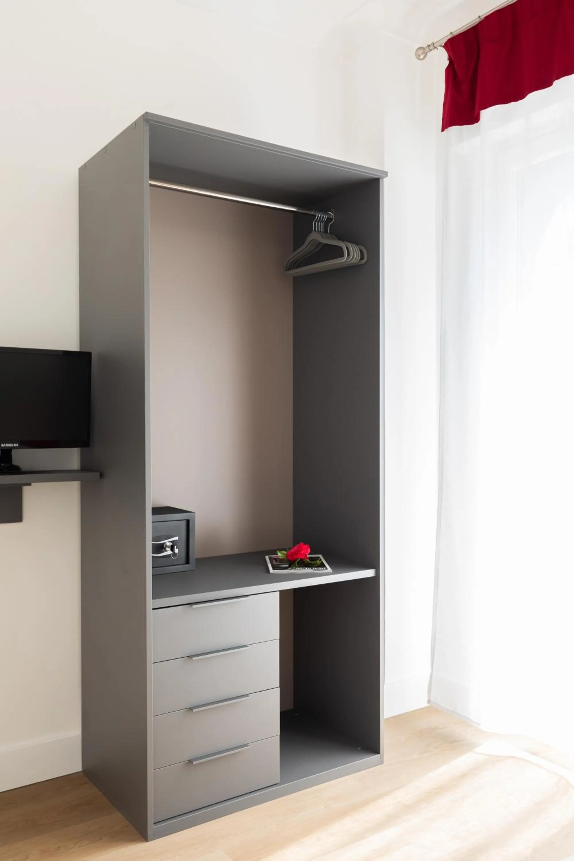 wardrobe in YourHome - Villa Sorrento