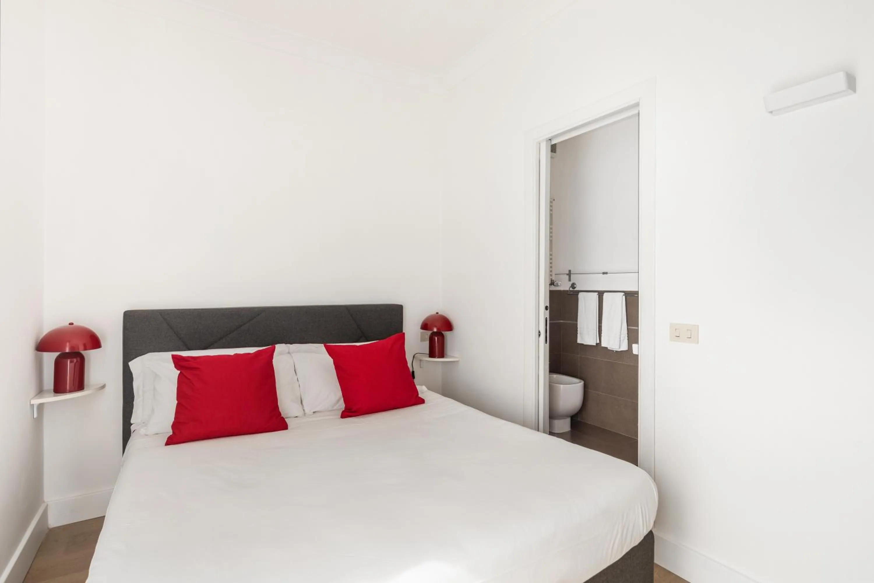 Bed in YourHome - Villa Sorrento