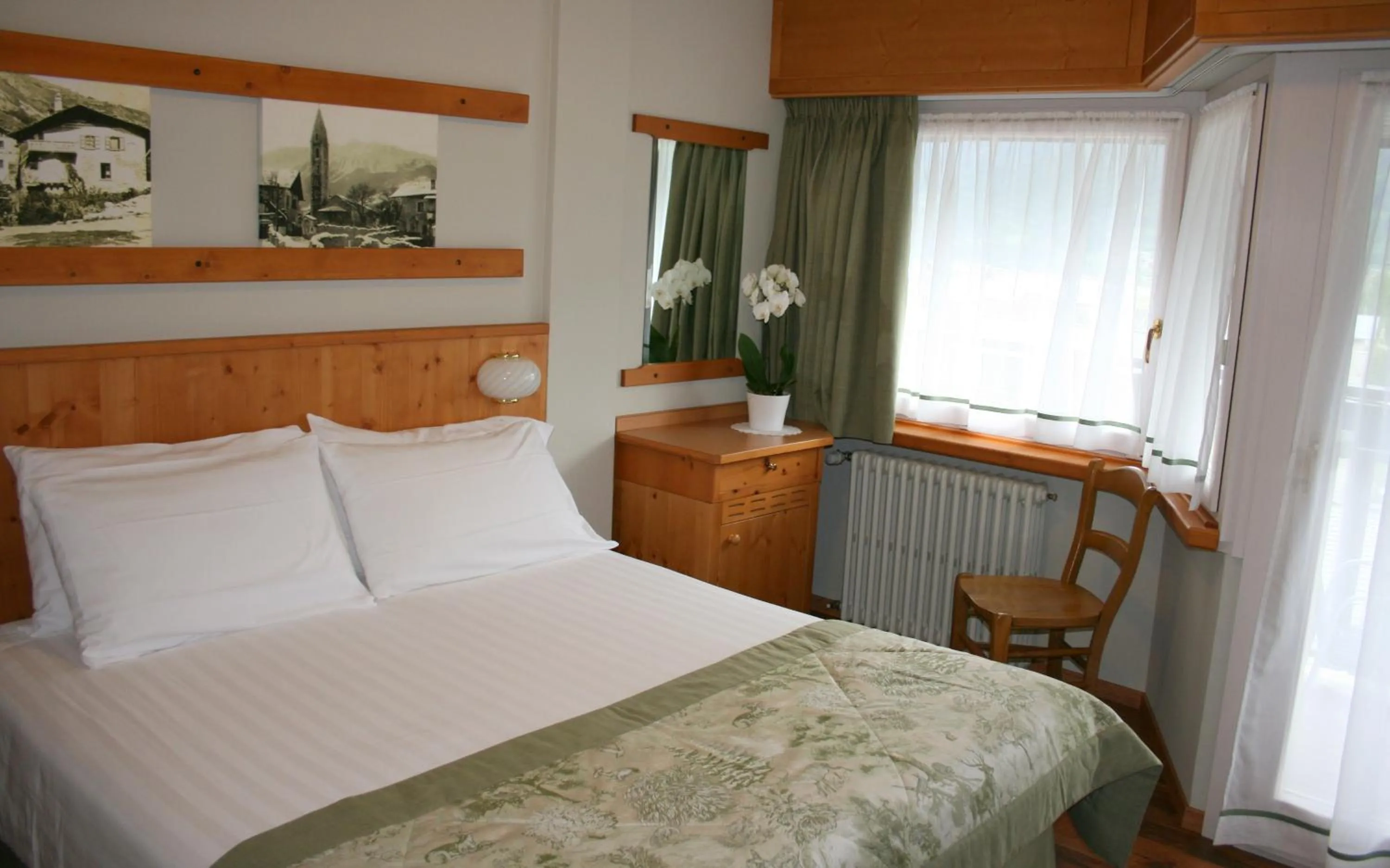 Bedroom, Bed in Hotel Larice Bianco