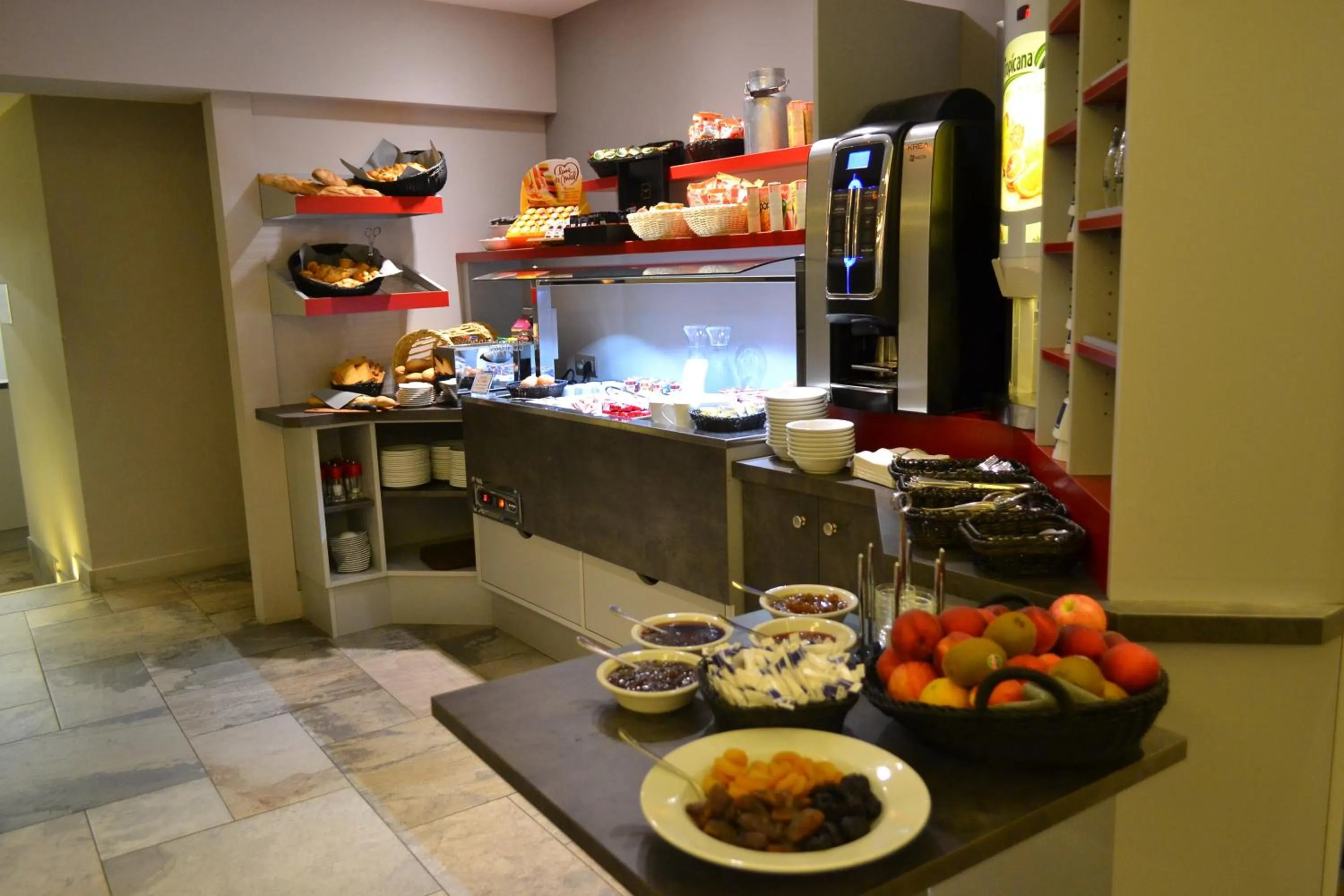 Restaurant/places to eat in La Table de Gustave