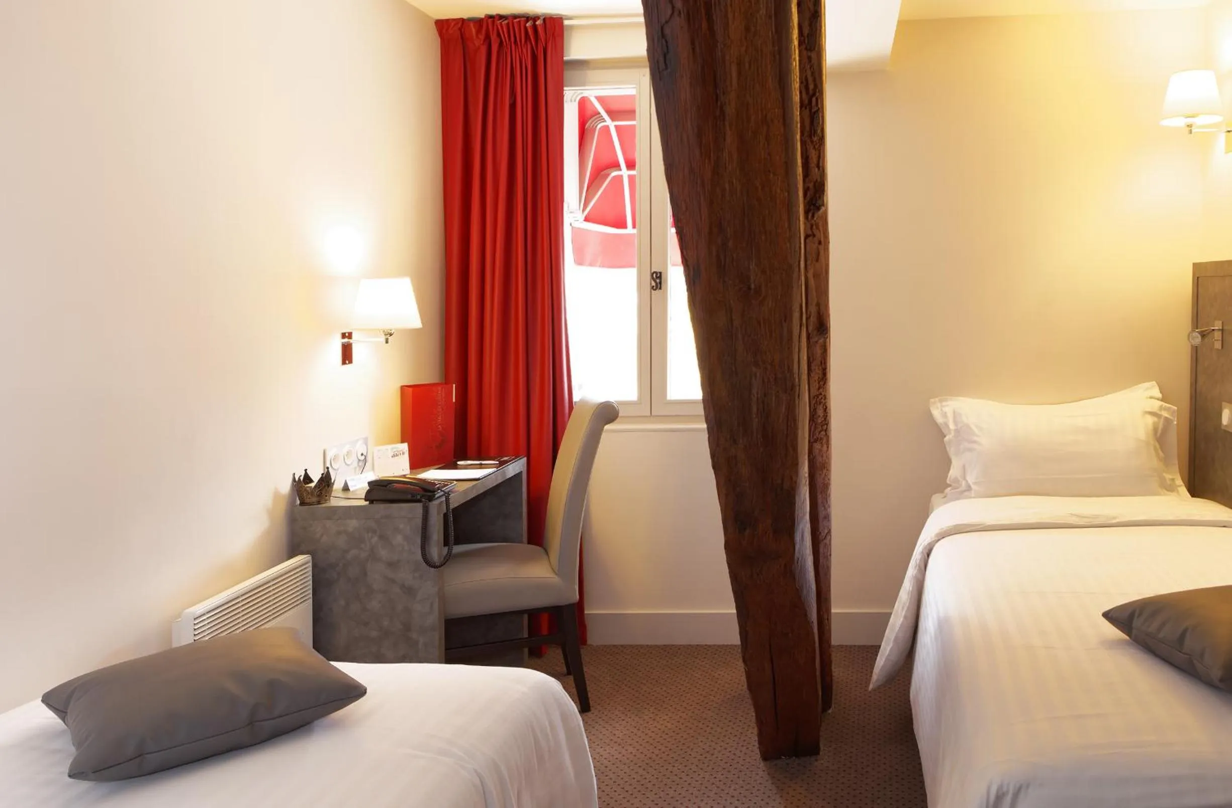 Bedroom, Bed in La Table de Gustave