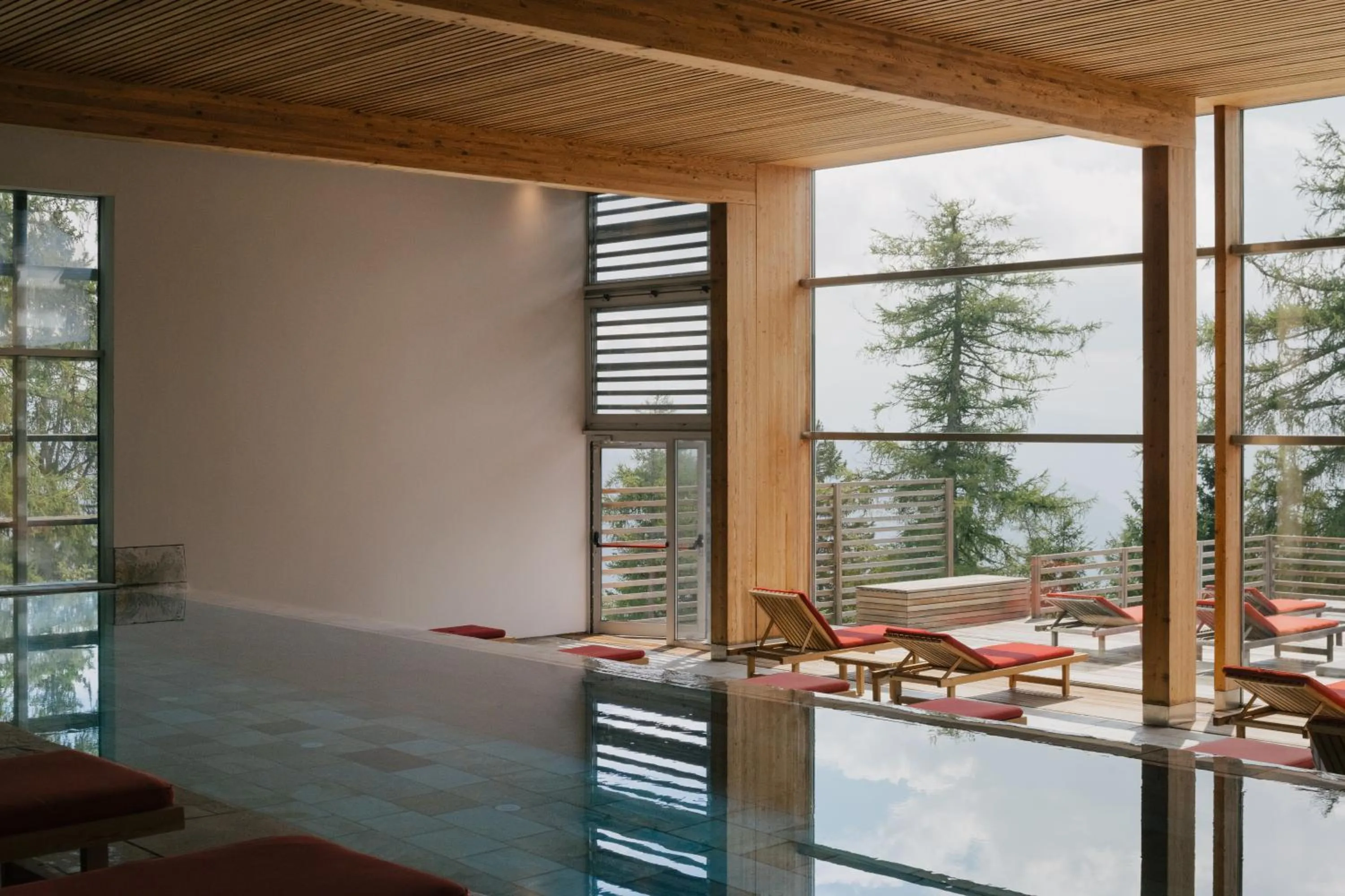 Swimming pool in Vigilius Mountain Resort