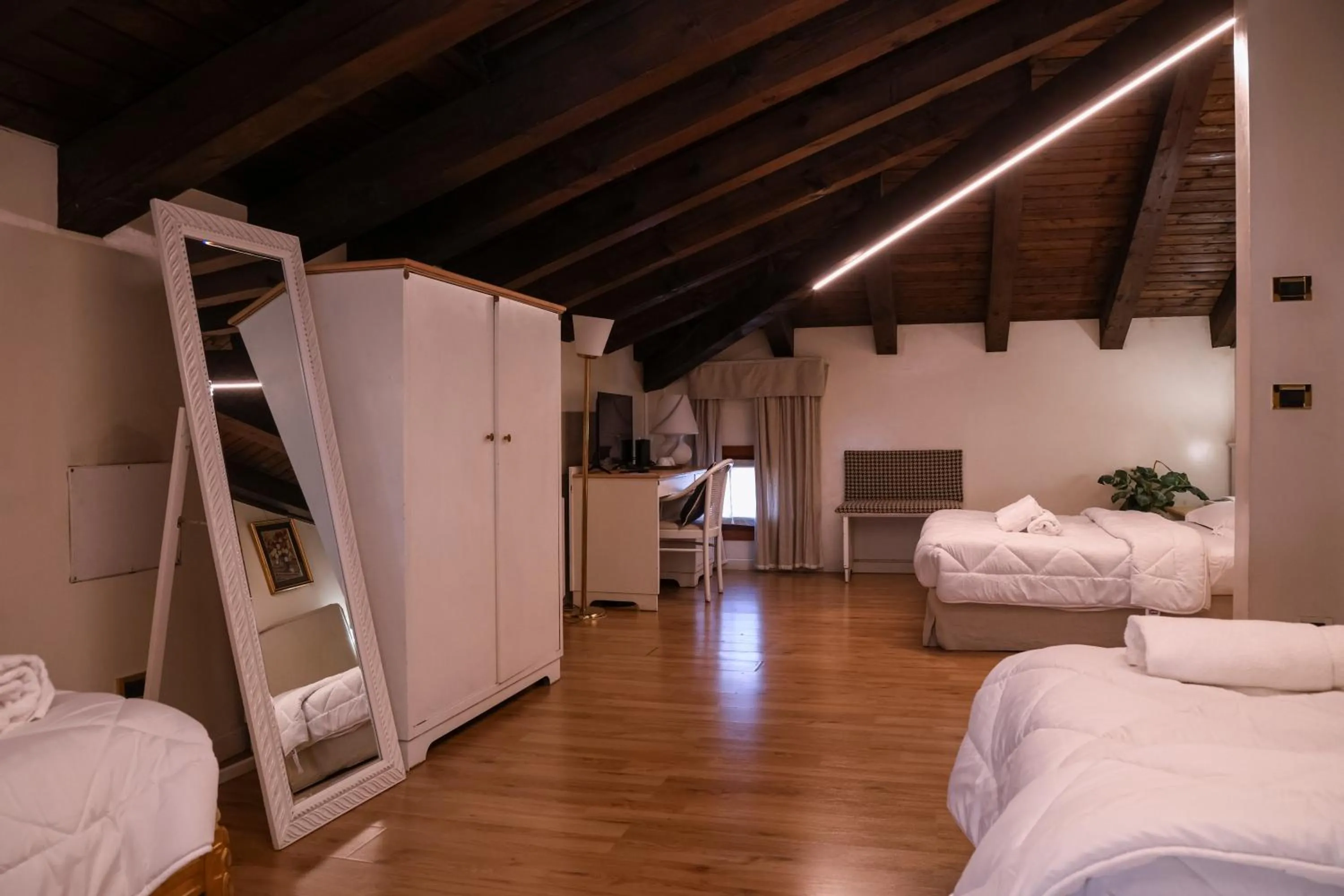 Bedroom, Bed in Hotel Villa Sara