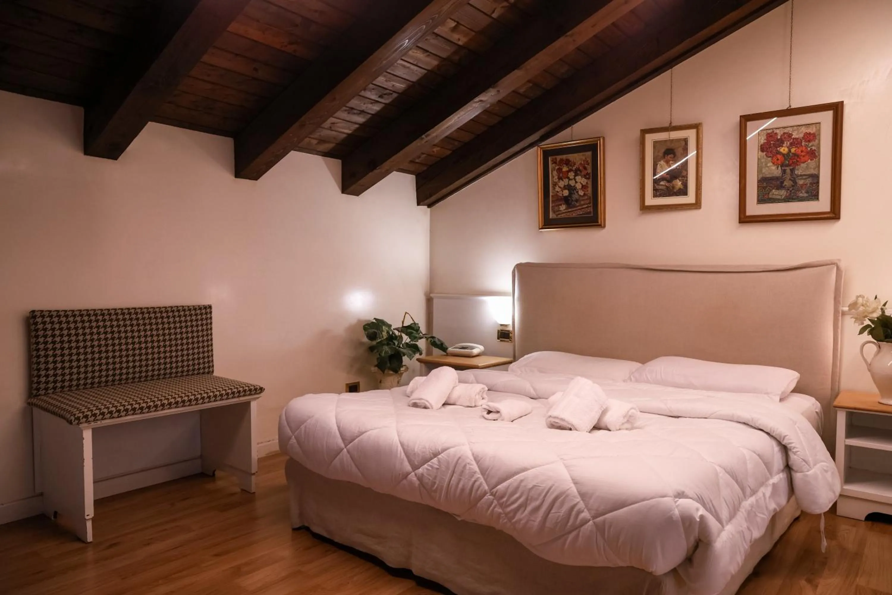 Bed in Hotel Villa Sara