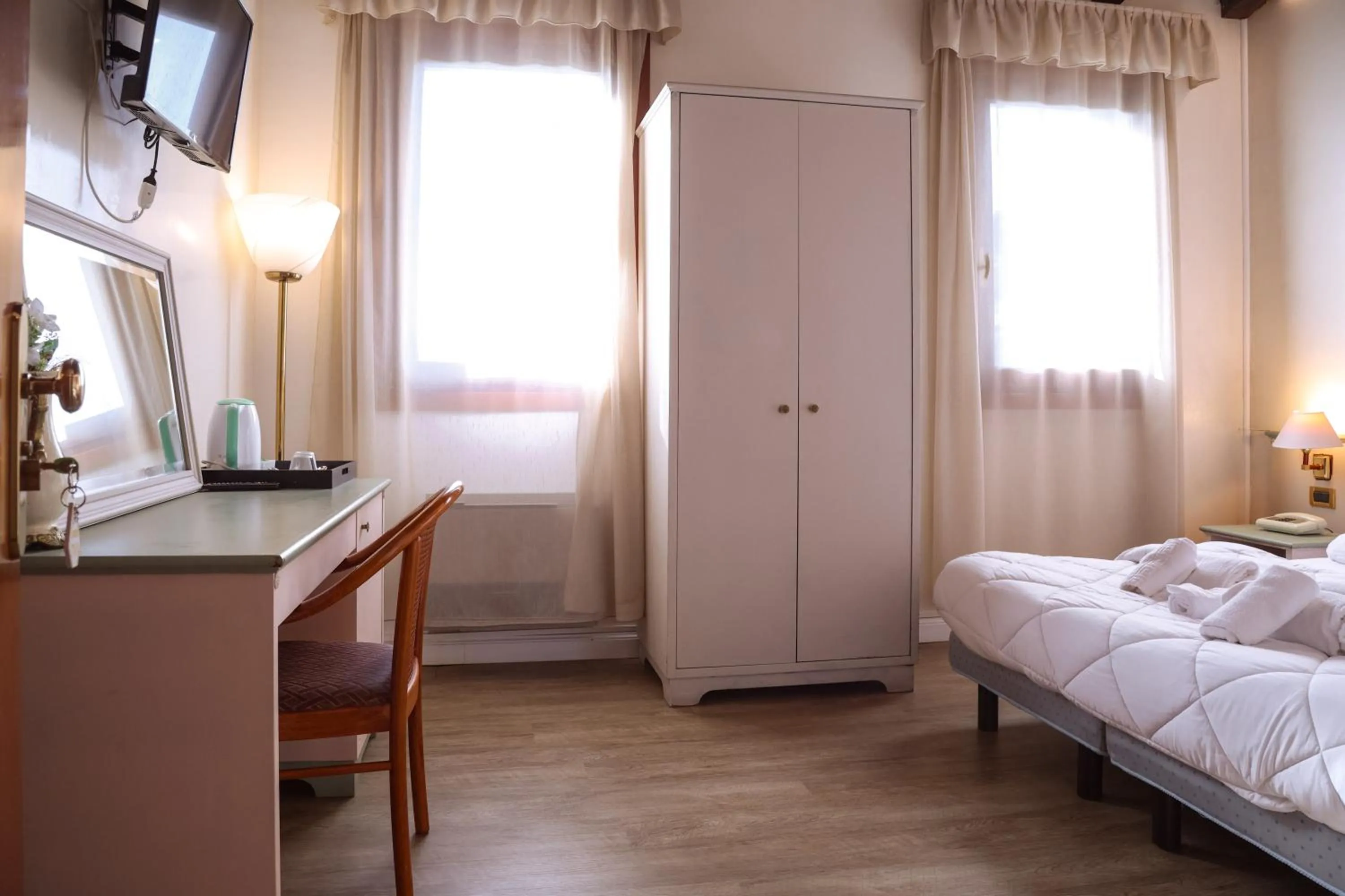 Photo of the whole room, Bed in Hotel Villa Sara