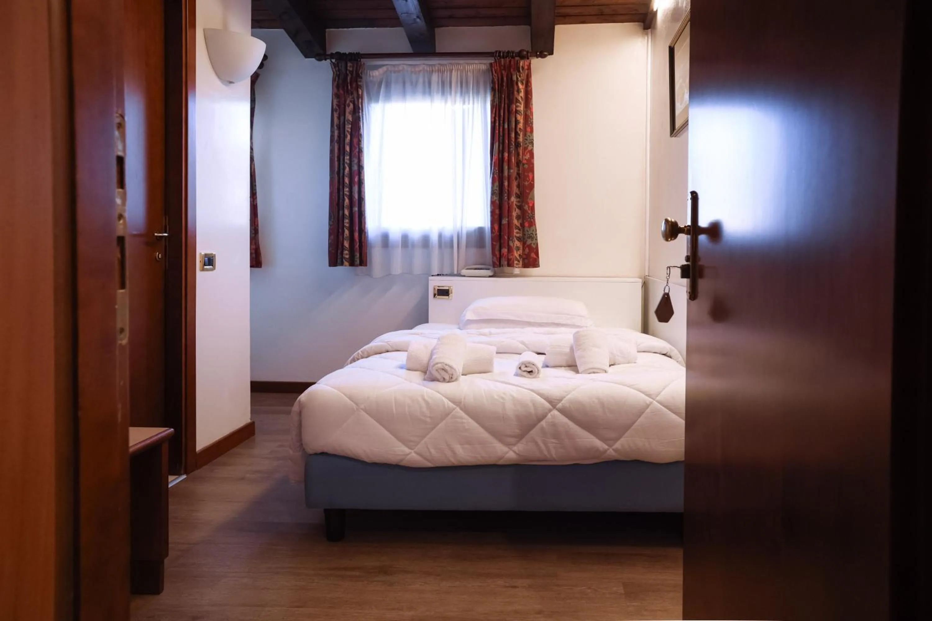 Photo of the whole room, Bed in Hotel Villa Sara