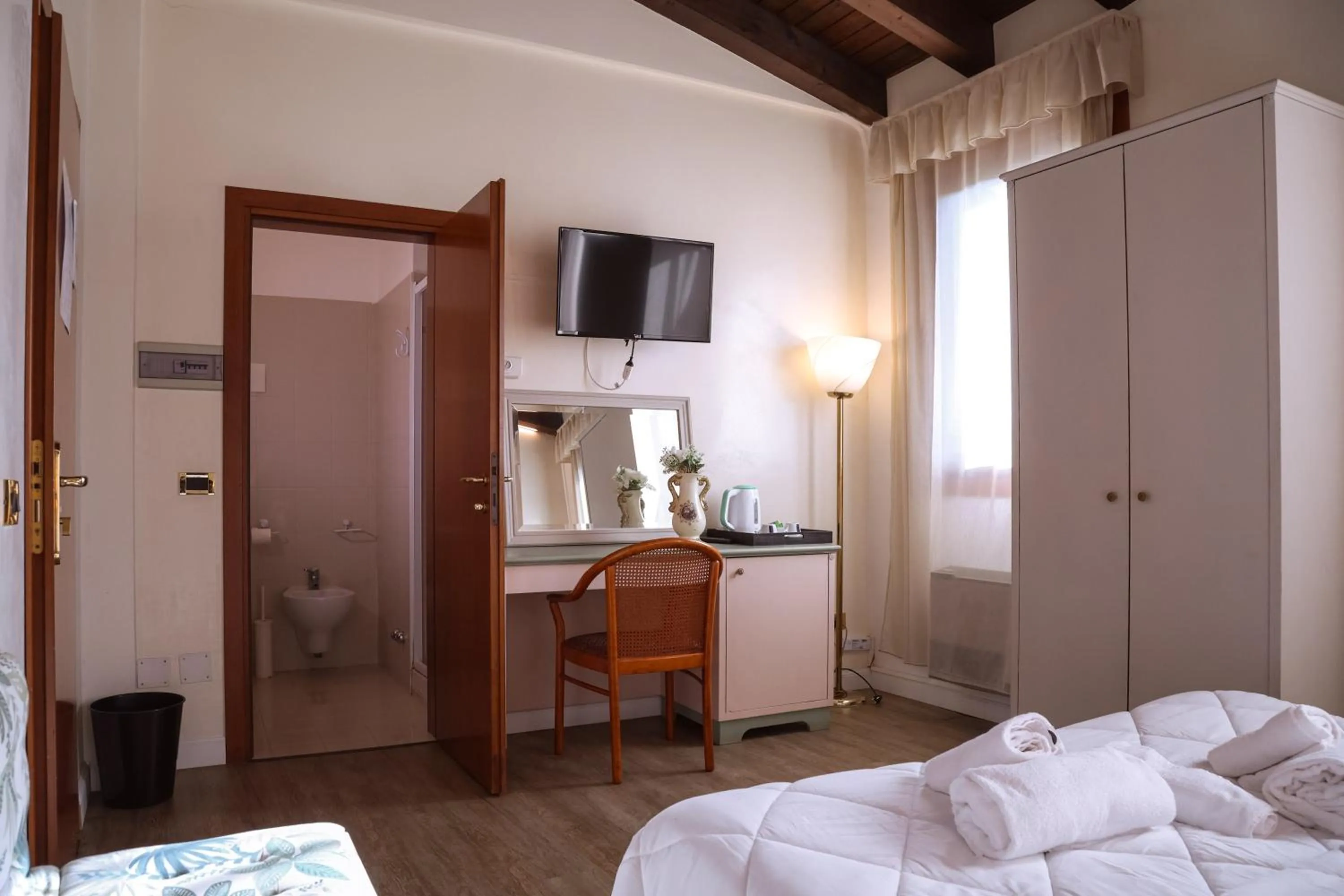 Photo of the whole room, Bed in Hotel Villa Sara