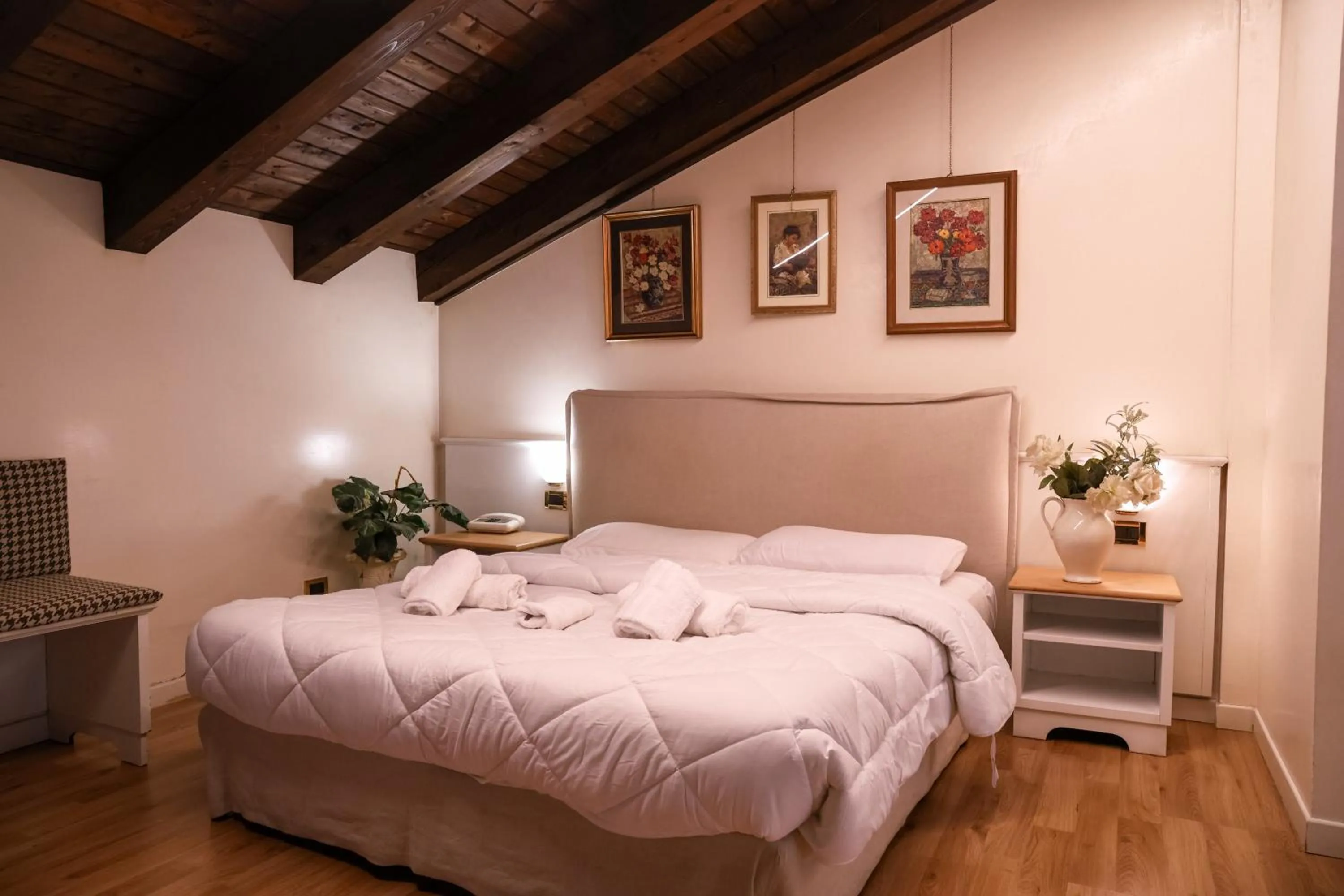 Bed in Hotel Villa Sara