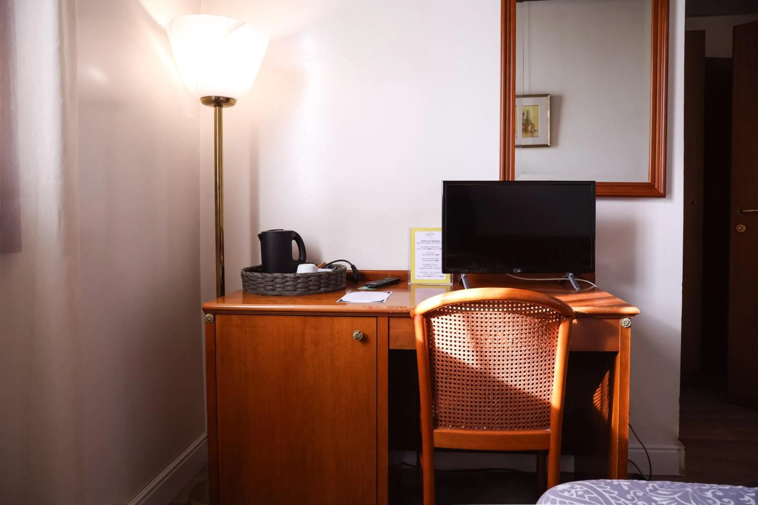 TV and multimedia in Hotel Villa Sara