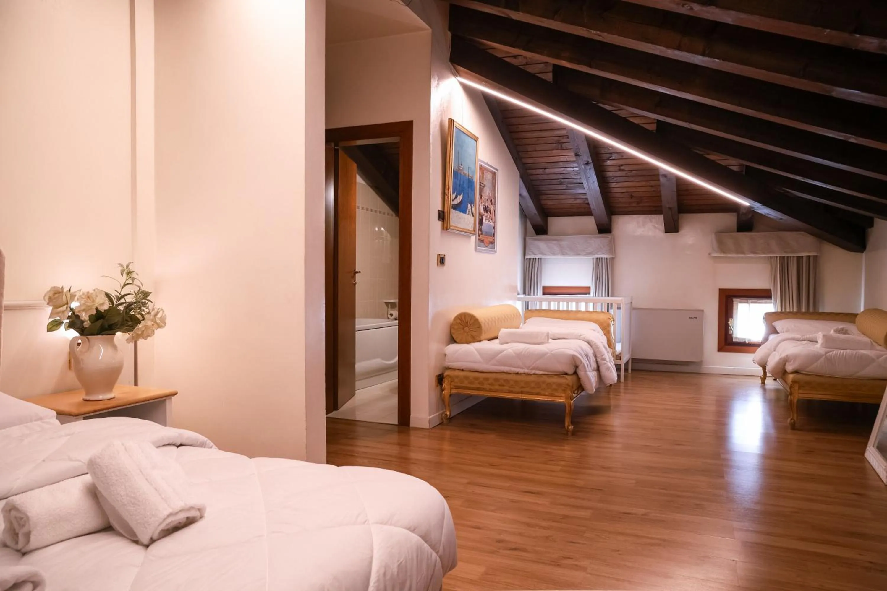 Bed in Hotel Villa Sara