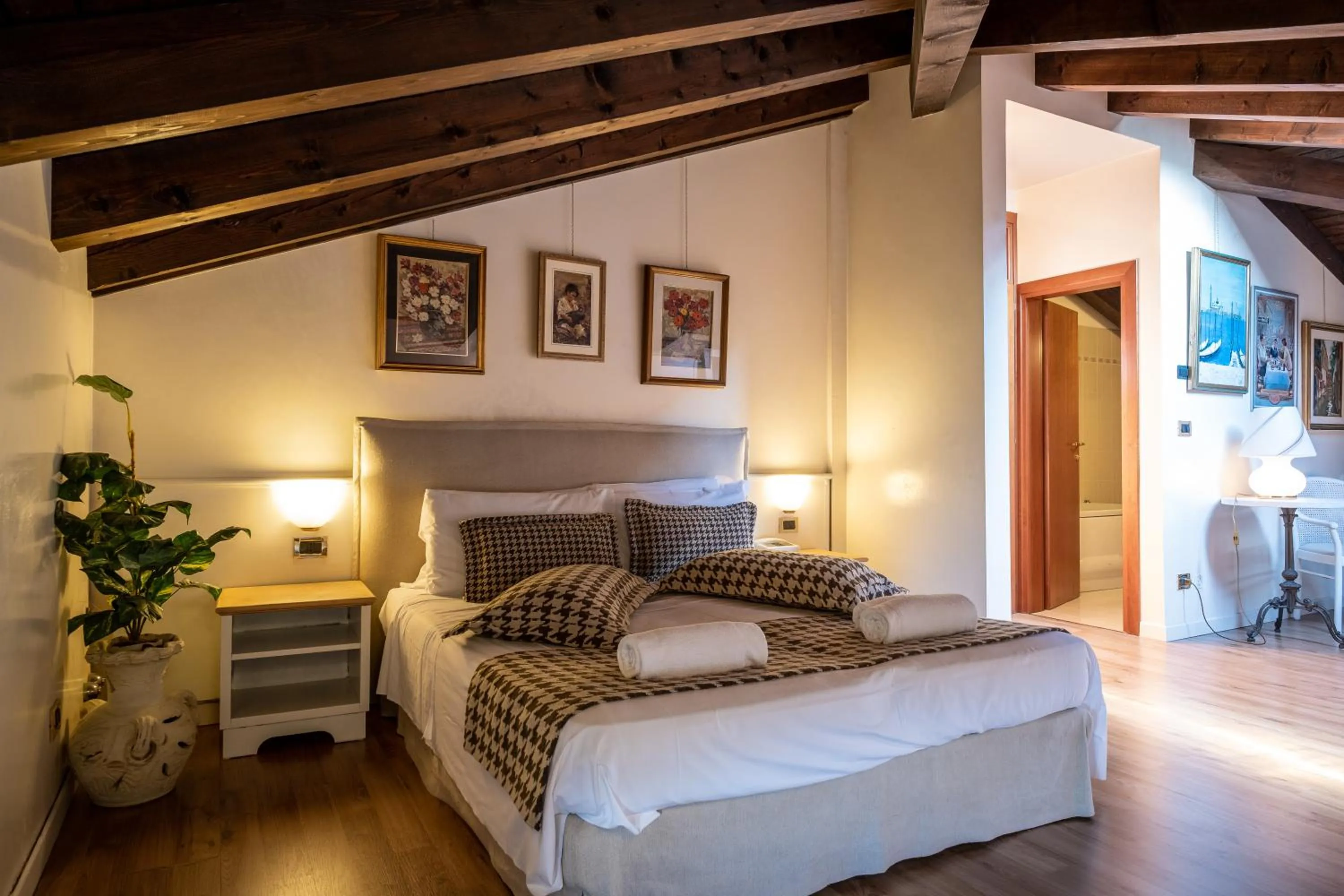 Bed in Hotel Villa Sara