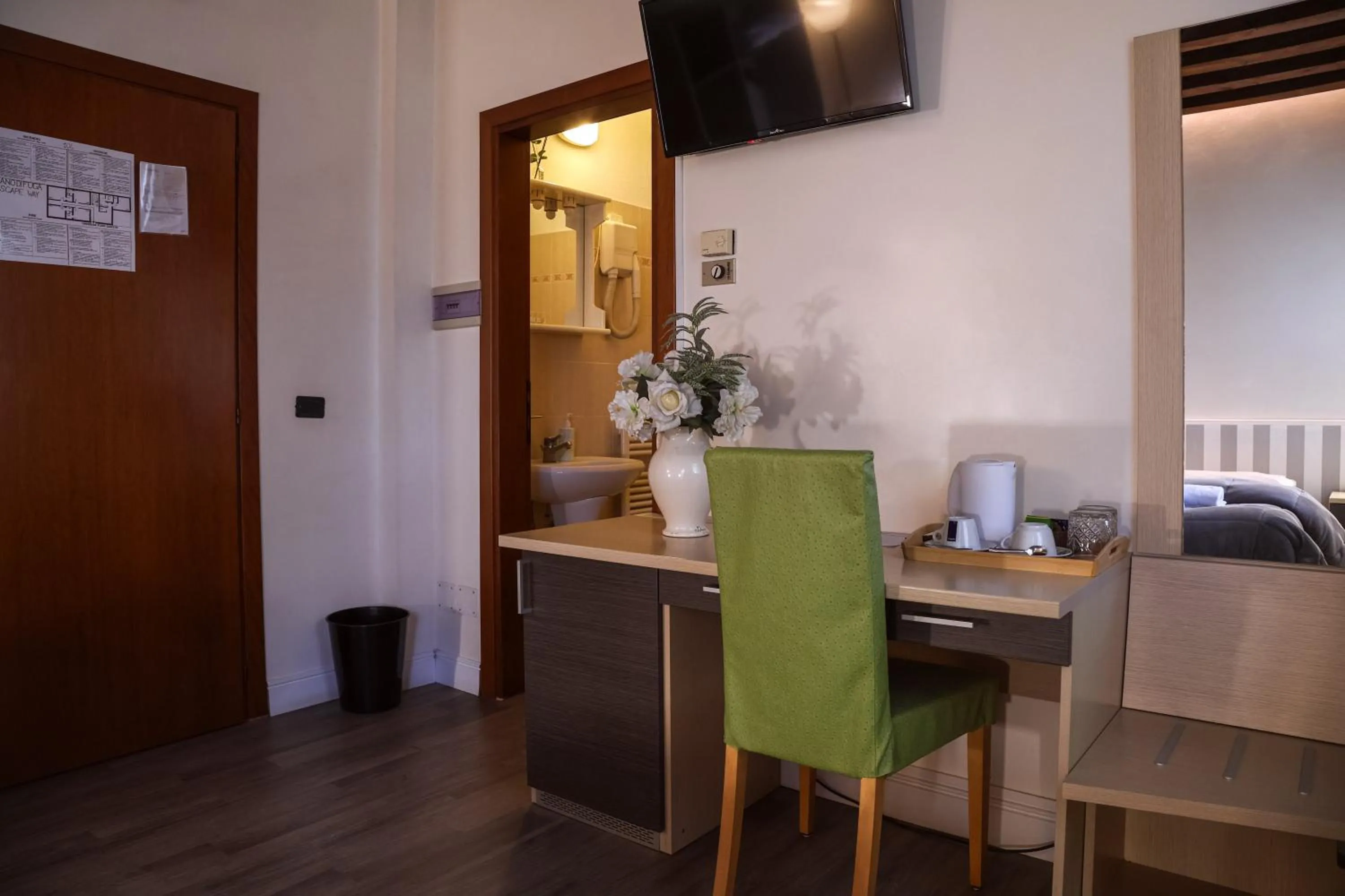 TV and multimedia in Hotel Villa Sara