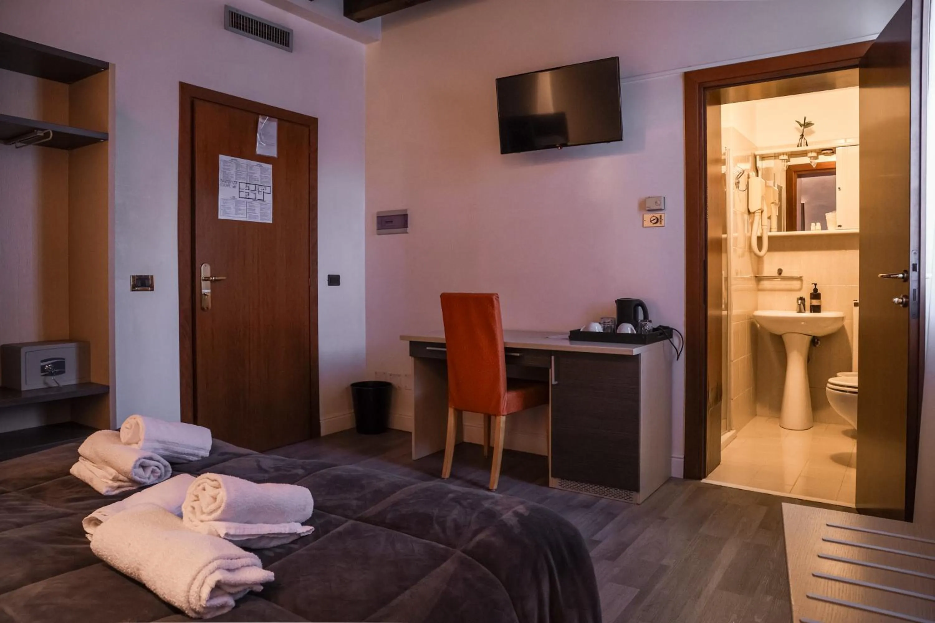 Bed in Hotel Villa Sara