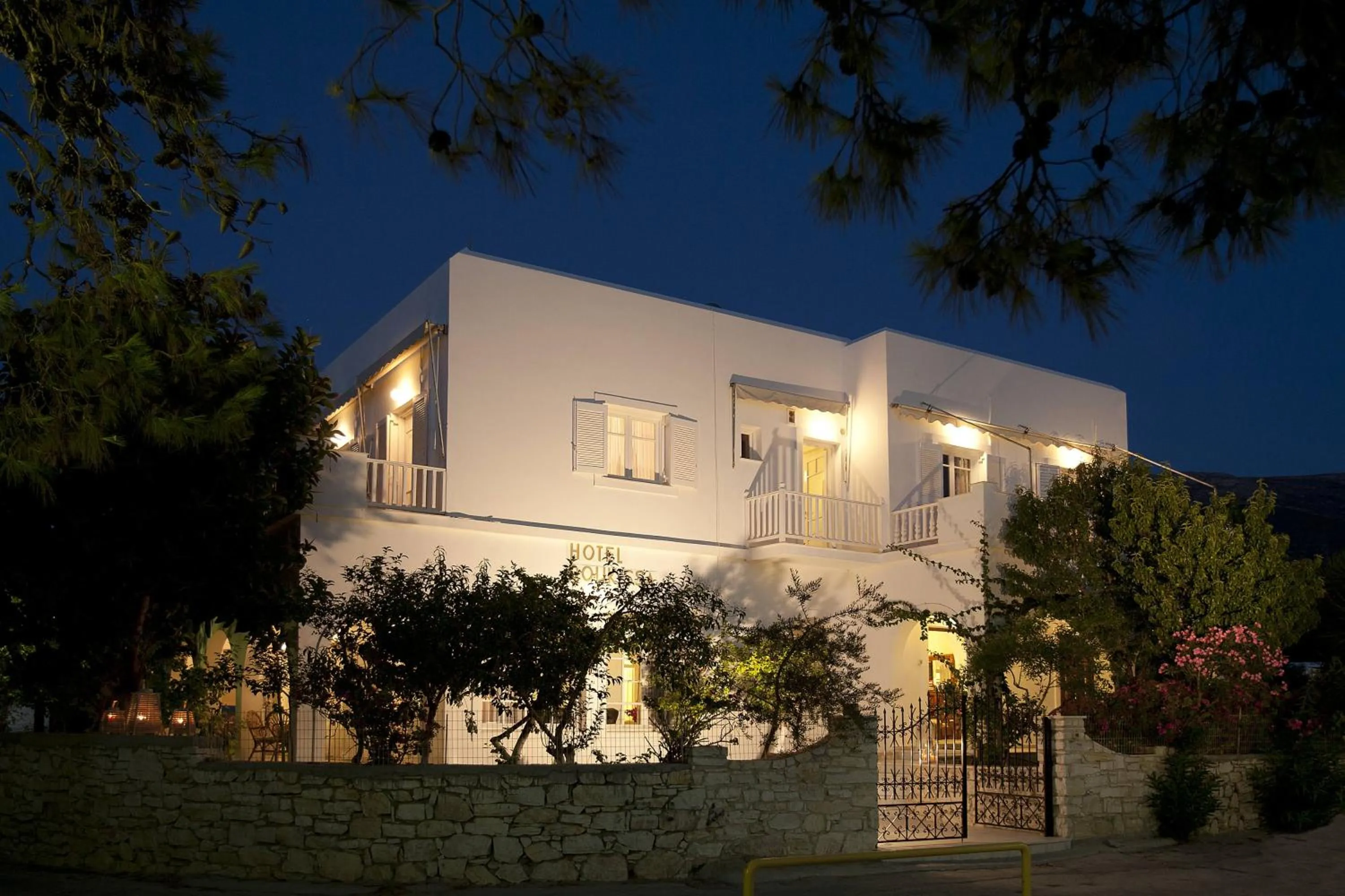 Property building in Doukissa