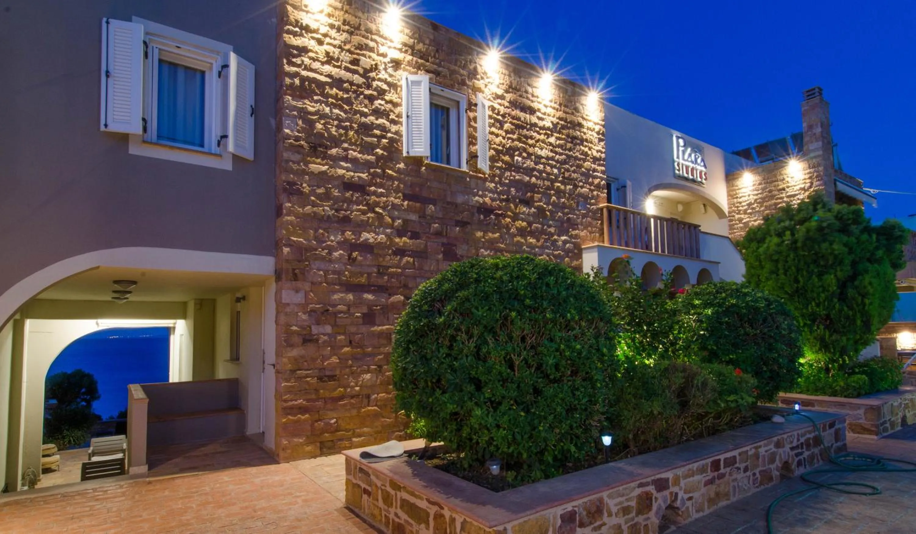 Property building in Plaka Studios