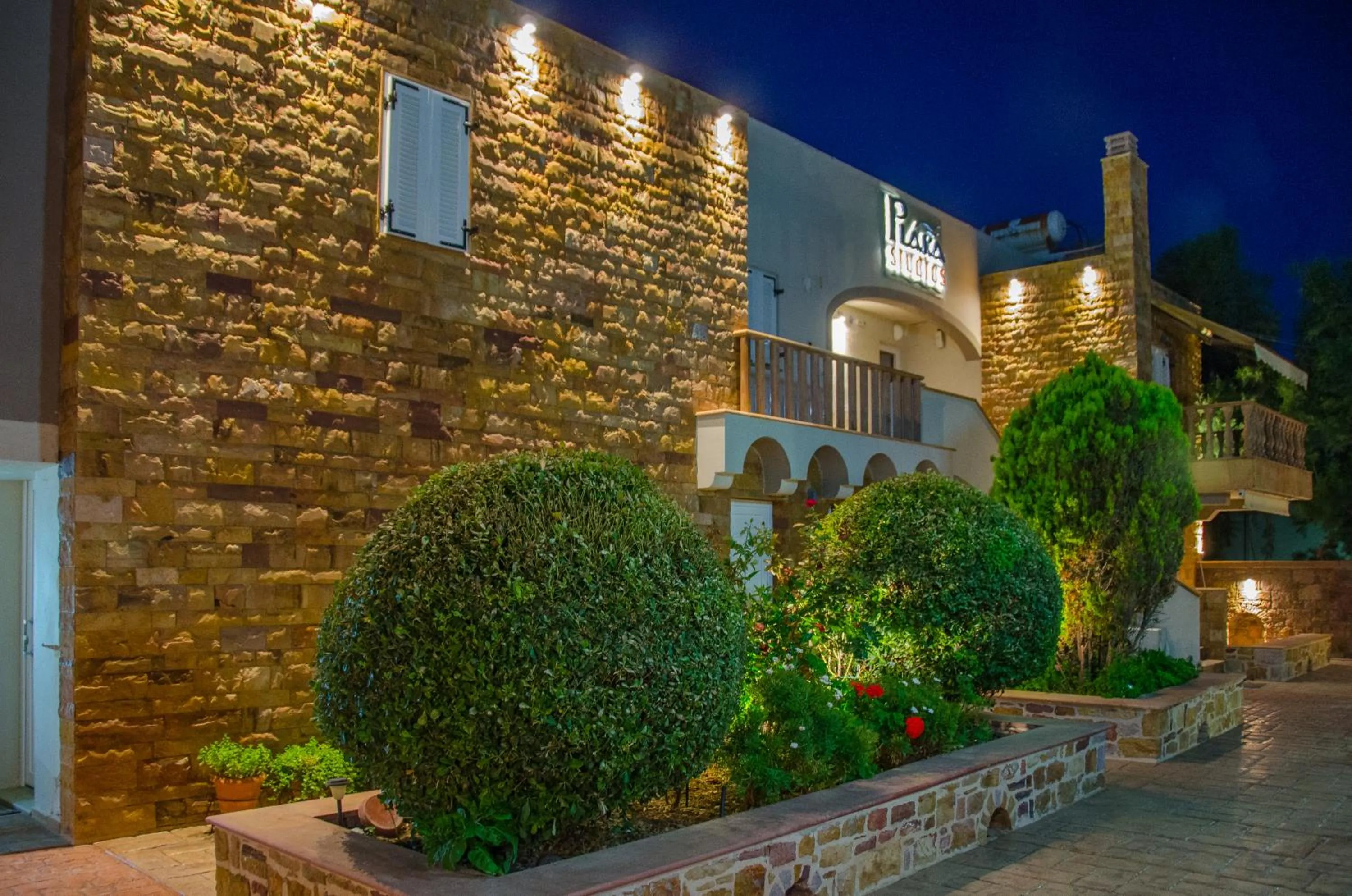 Property building in Plaka Studios