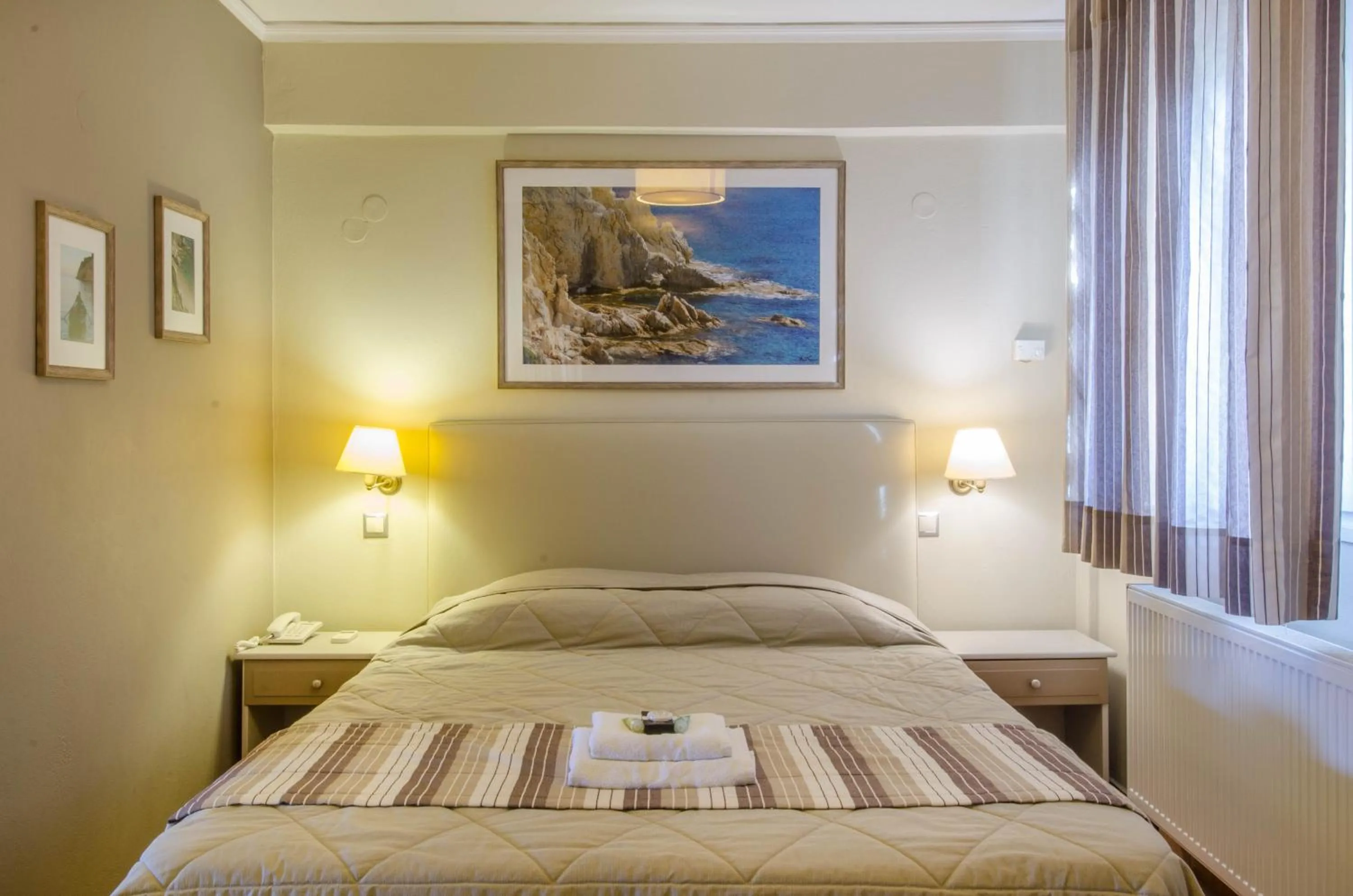 Bed in Plaka Studios