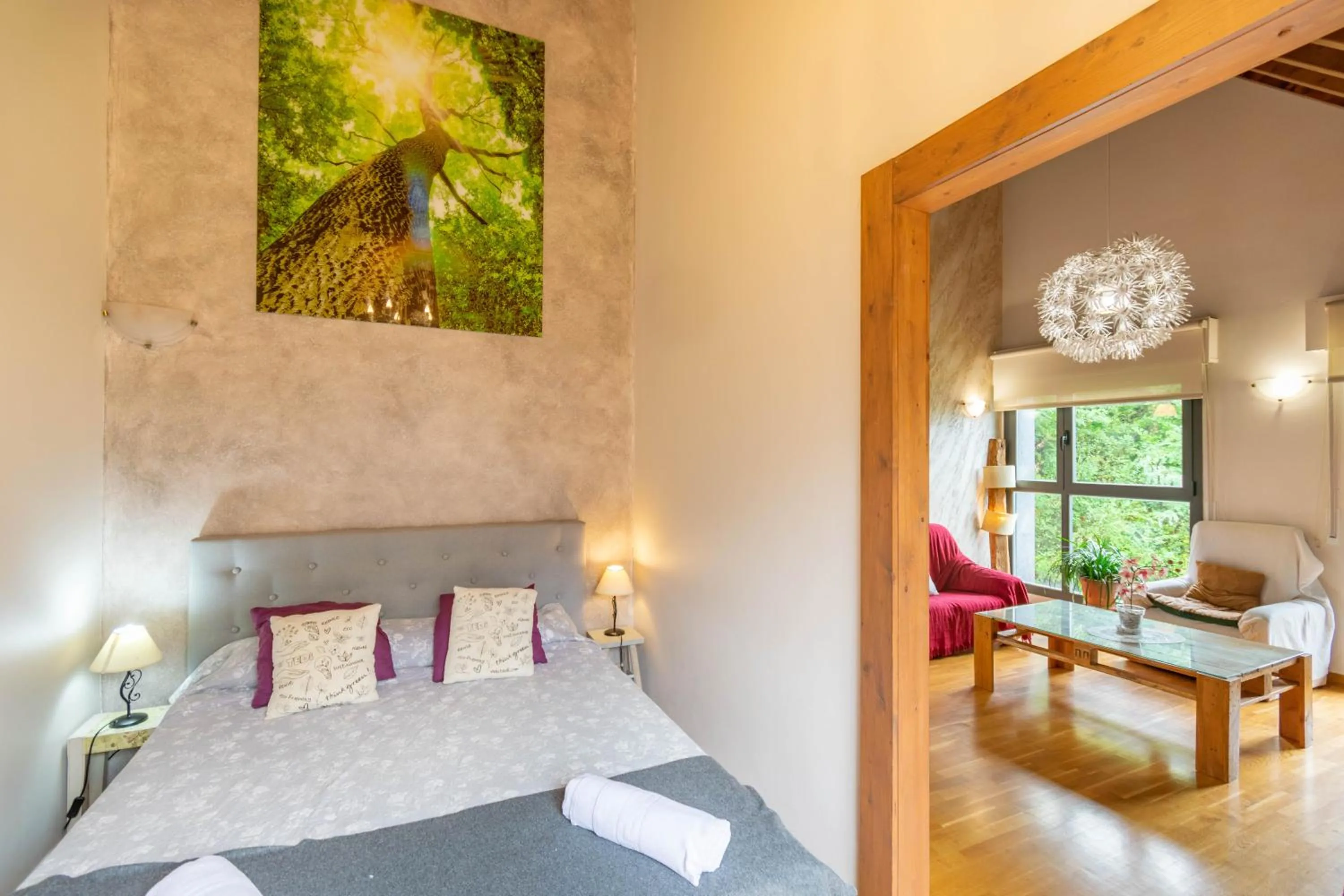 Bed in Casa Ferran, amplias habitaciones y apartamentos de montaña