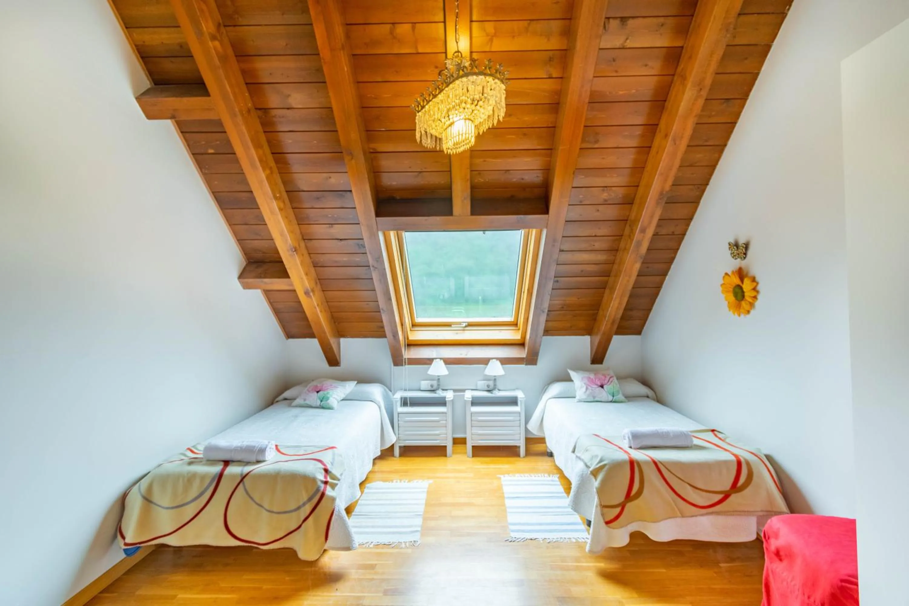 Bed in Casa Ferran, amplias habitaciones y apartamentos de montaña