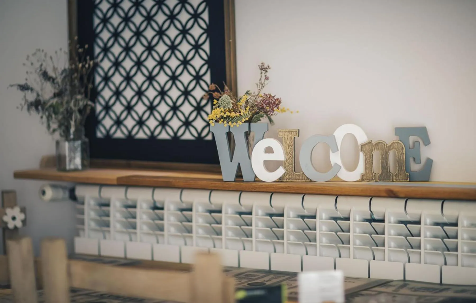 Decorative detail in Casa Ferran, amplias habitaciones y apartamentos de montaña