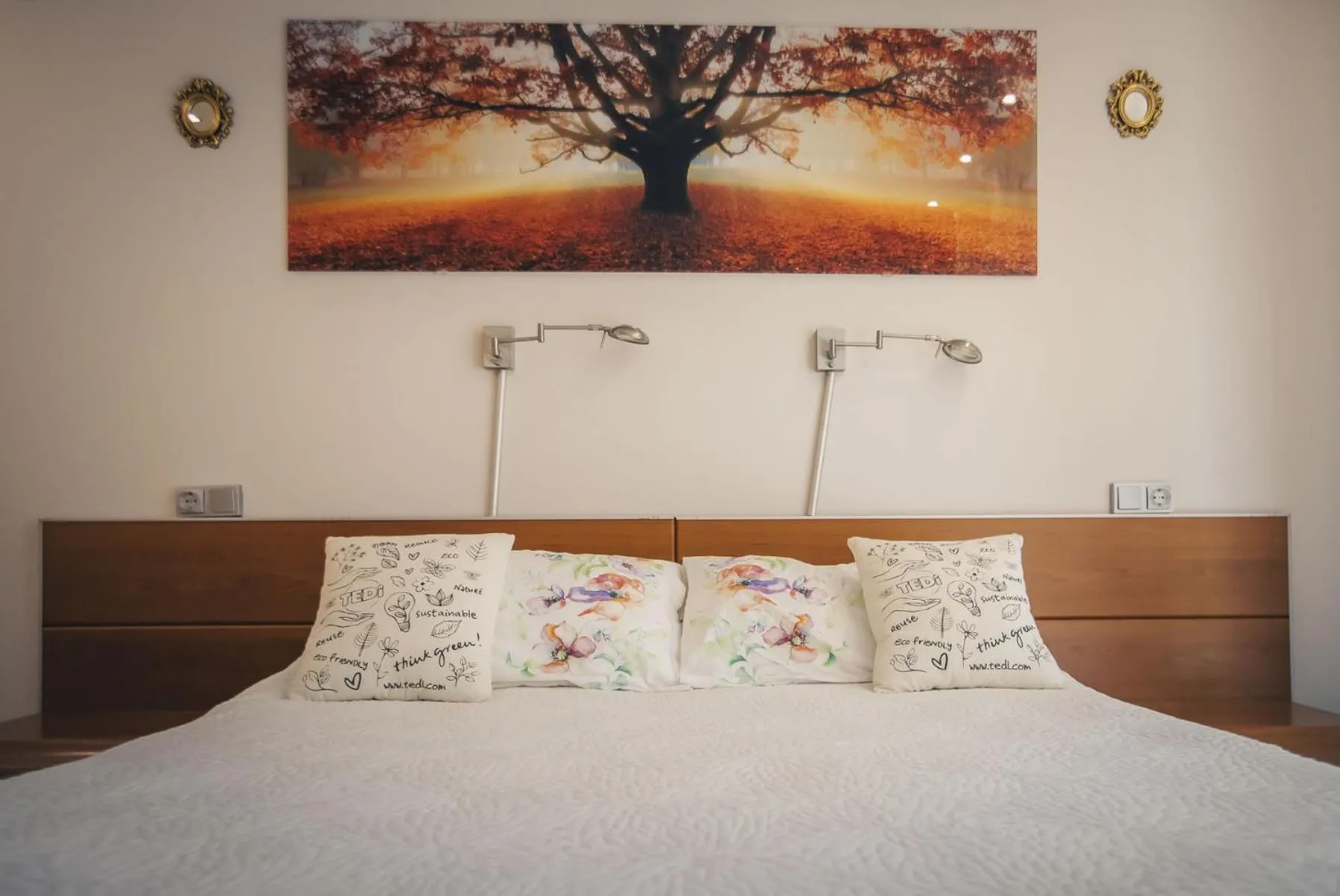 Bedroom, Bed in Casa Ferran, amplias habitaciones y apartamentos de montaña