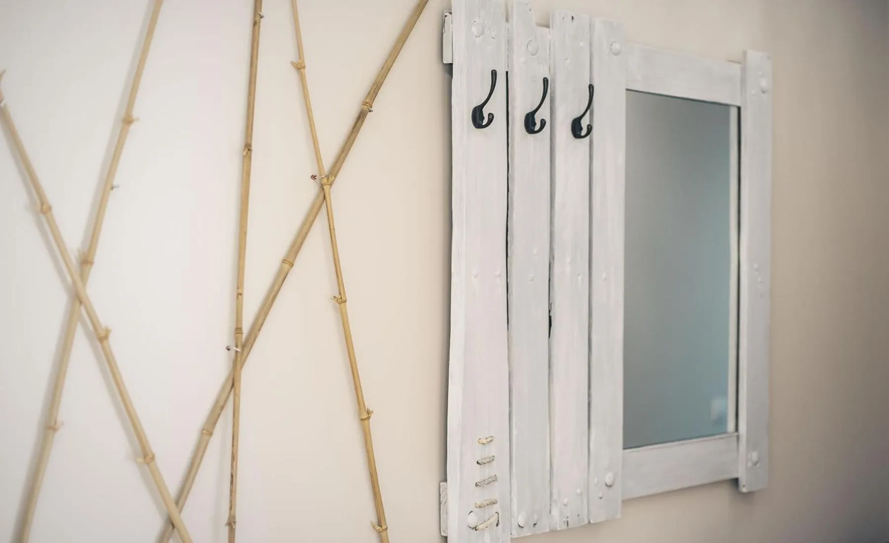 Decorative detail in Casa Ferran, amplias habitaciones y apartamentos de montaña