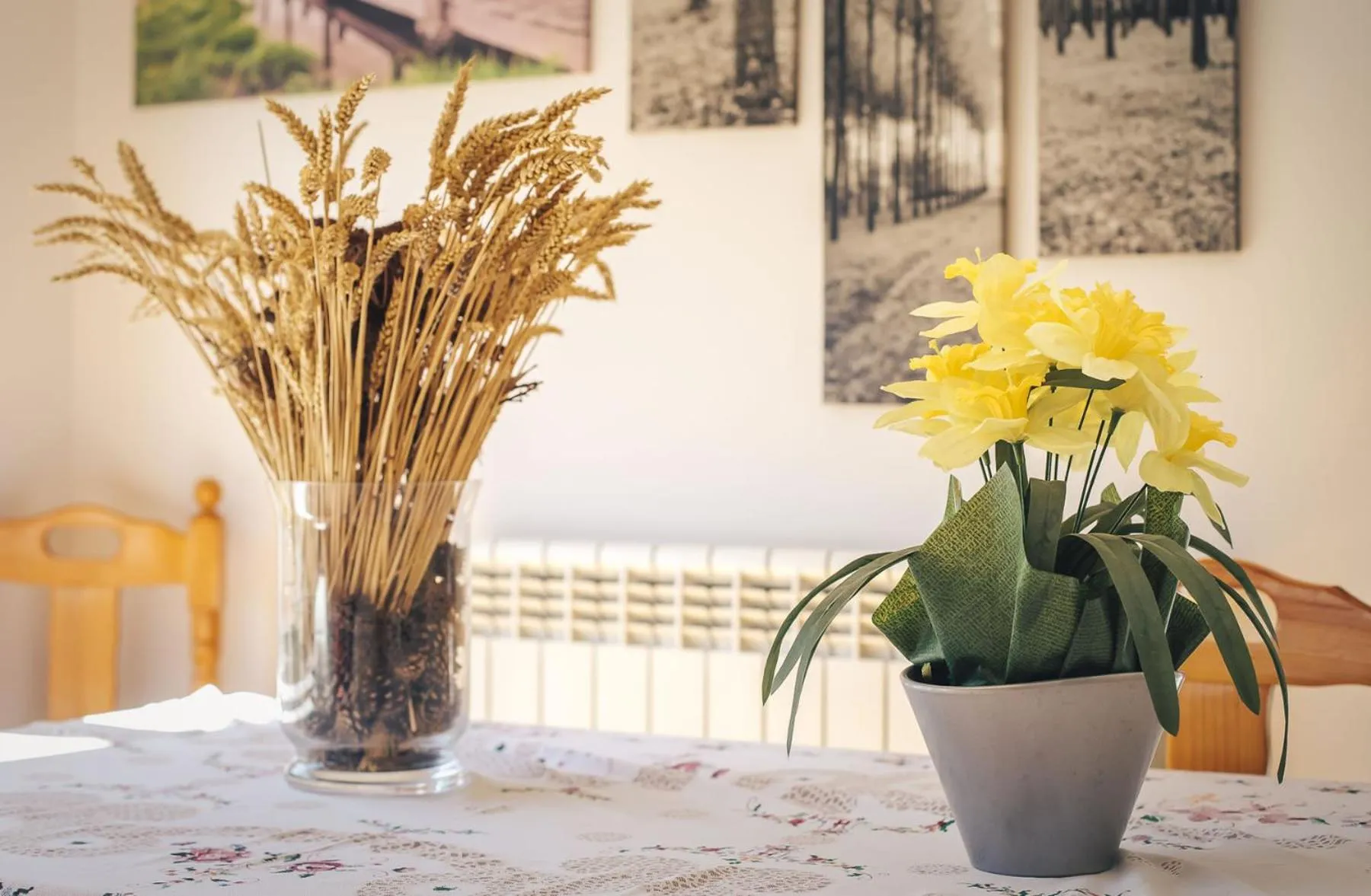 Decorative detail in Casa Ferran, amplias habitaciones y apartamentos de montaña