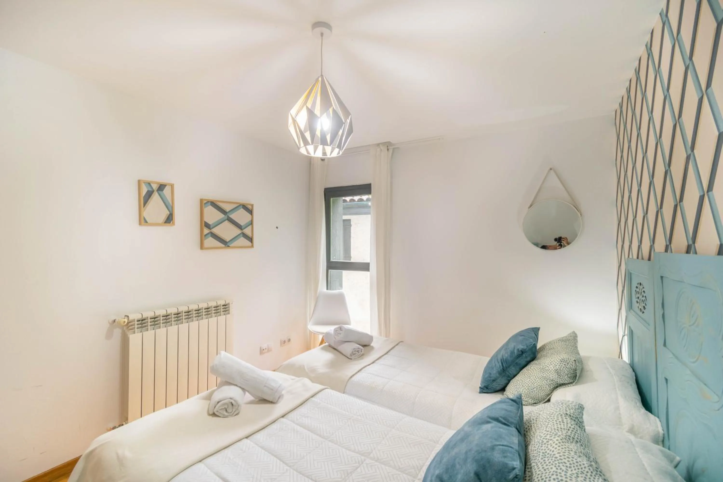 Bed in Casa Ferran, amplias habitaciones y apartamentos de montaña