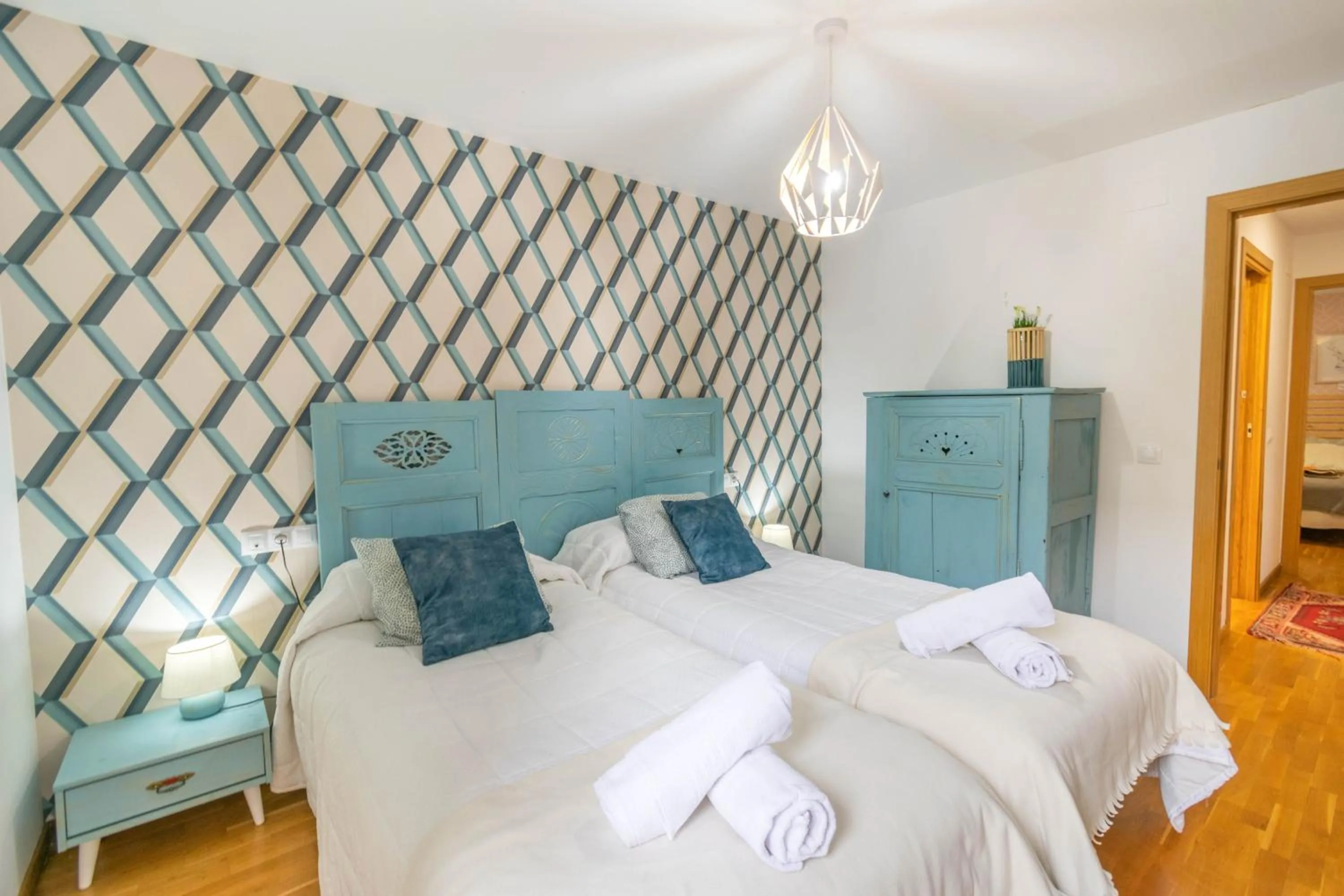 Bed in Casa Ferran, amplias habitaciones y apartamentos de montaña