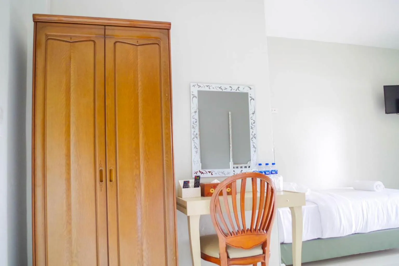 wardrobe, Bed in Phuket Nonnita Boutique Resort - SHA Plus
