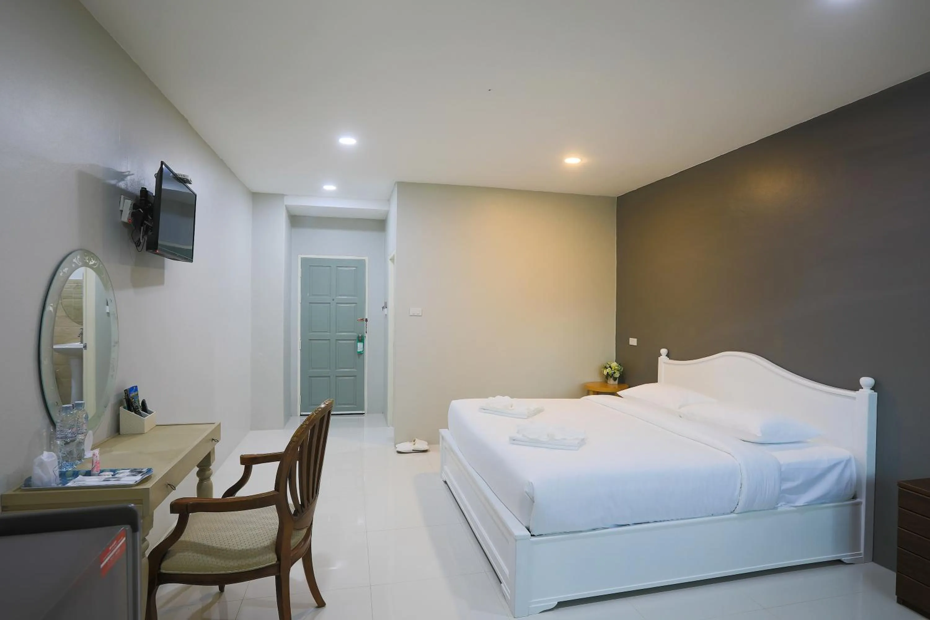 Bedroom, Bed in Phuket Nonnita Boutique Resort - SHA Plus