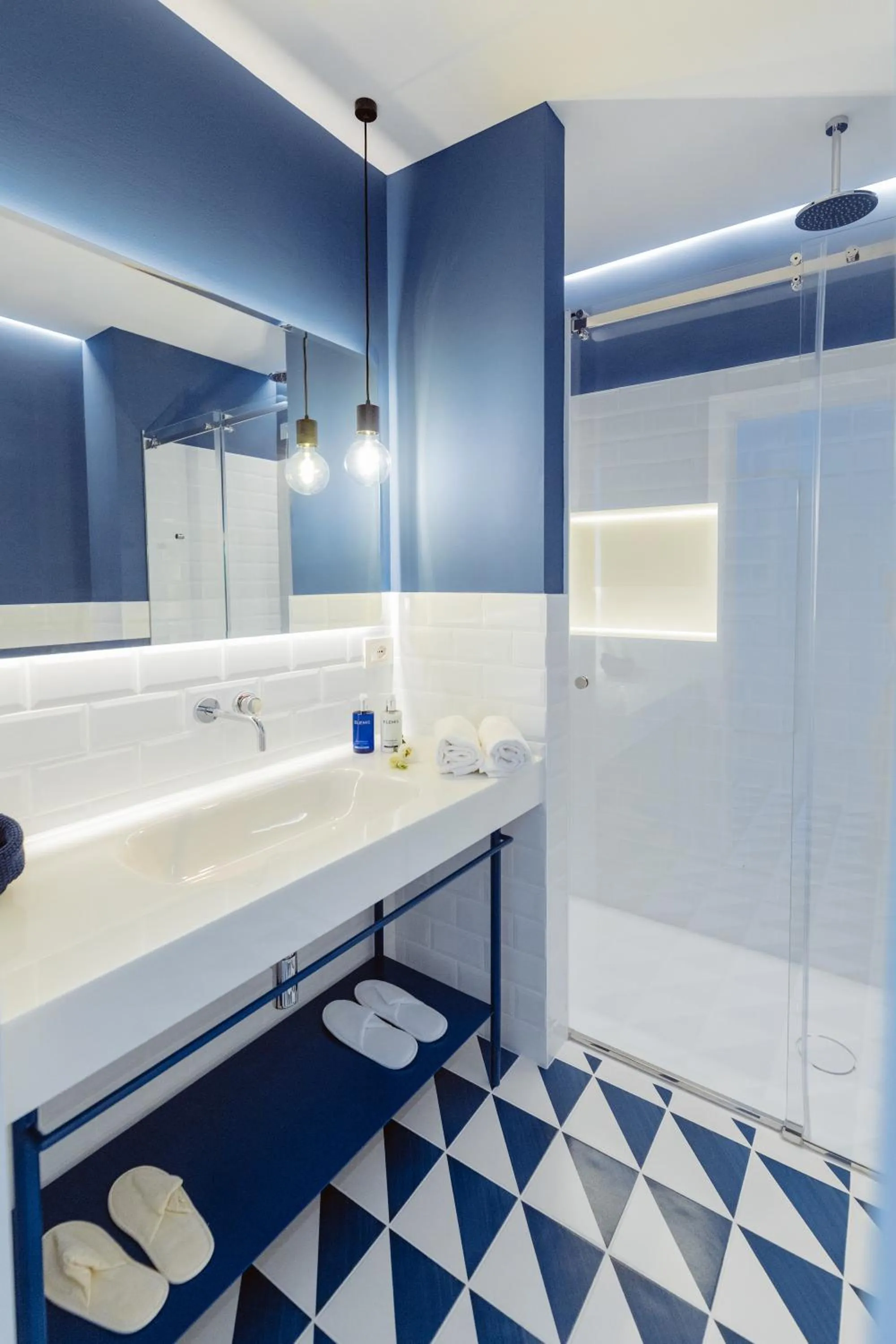 Shower in Hotel La Roccia