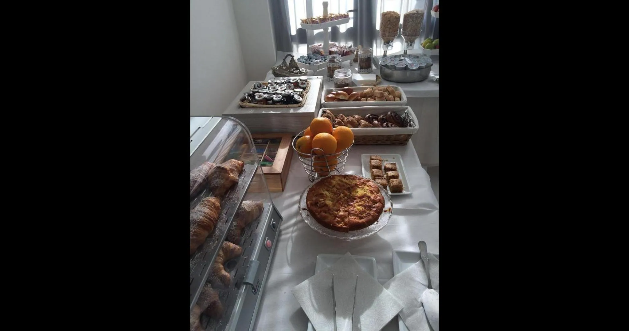 Buffet breakfast in Hotel La Roccia