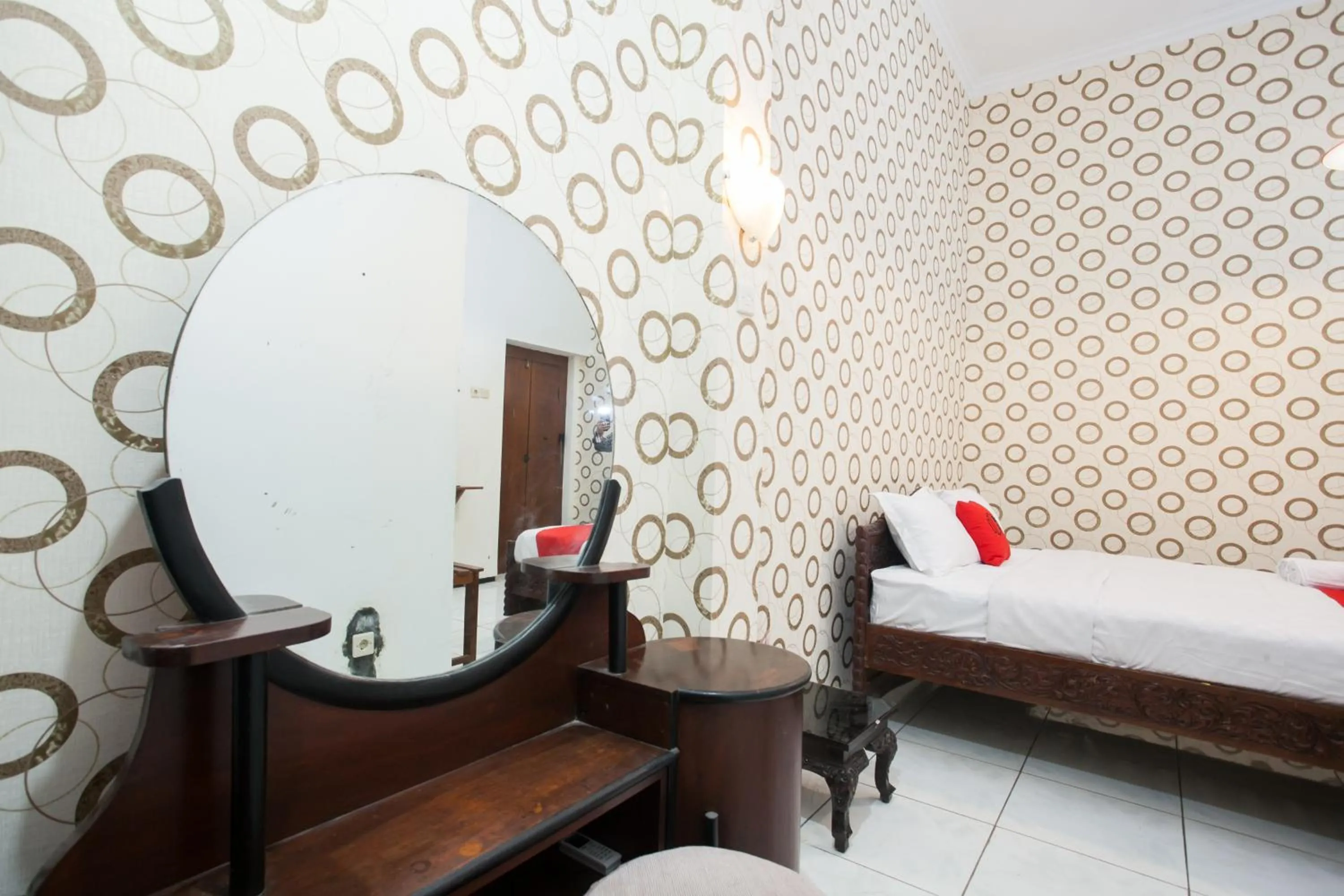 Bedroom in RedDoorz near Brawijaya University