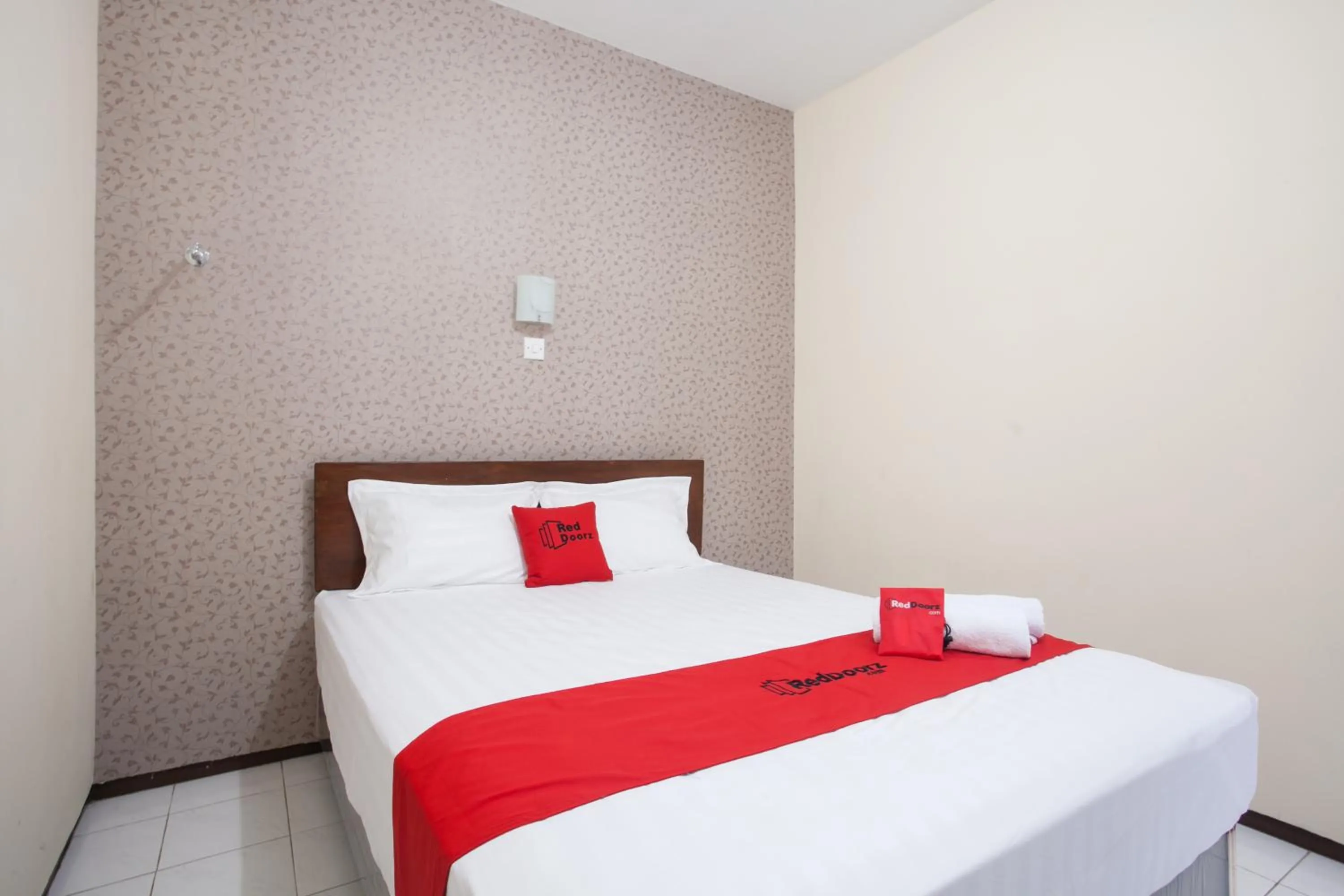 Bedroom in RedDoorz near Brawijaya University