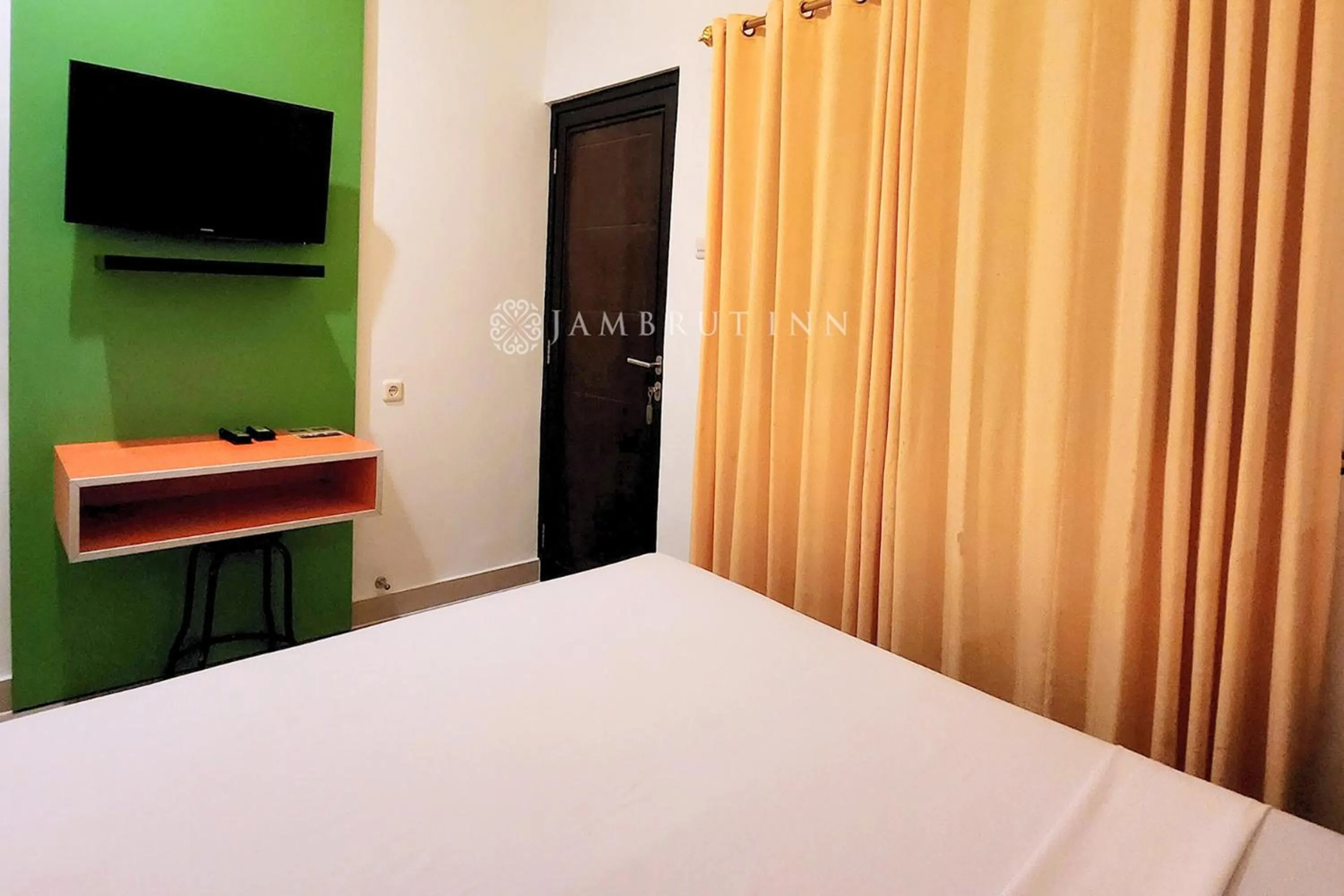 TV and multimedia, Bed in Jambrut Inn