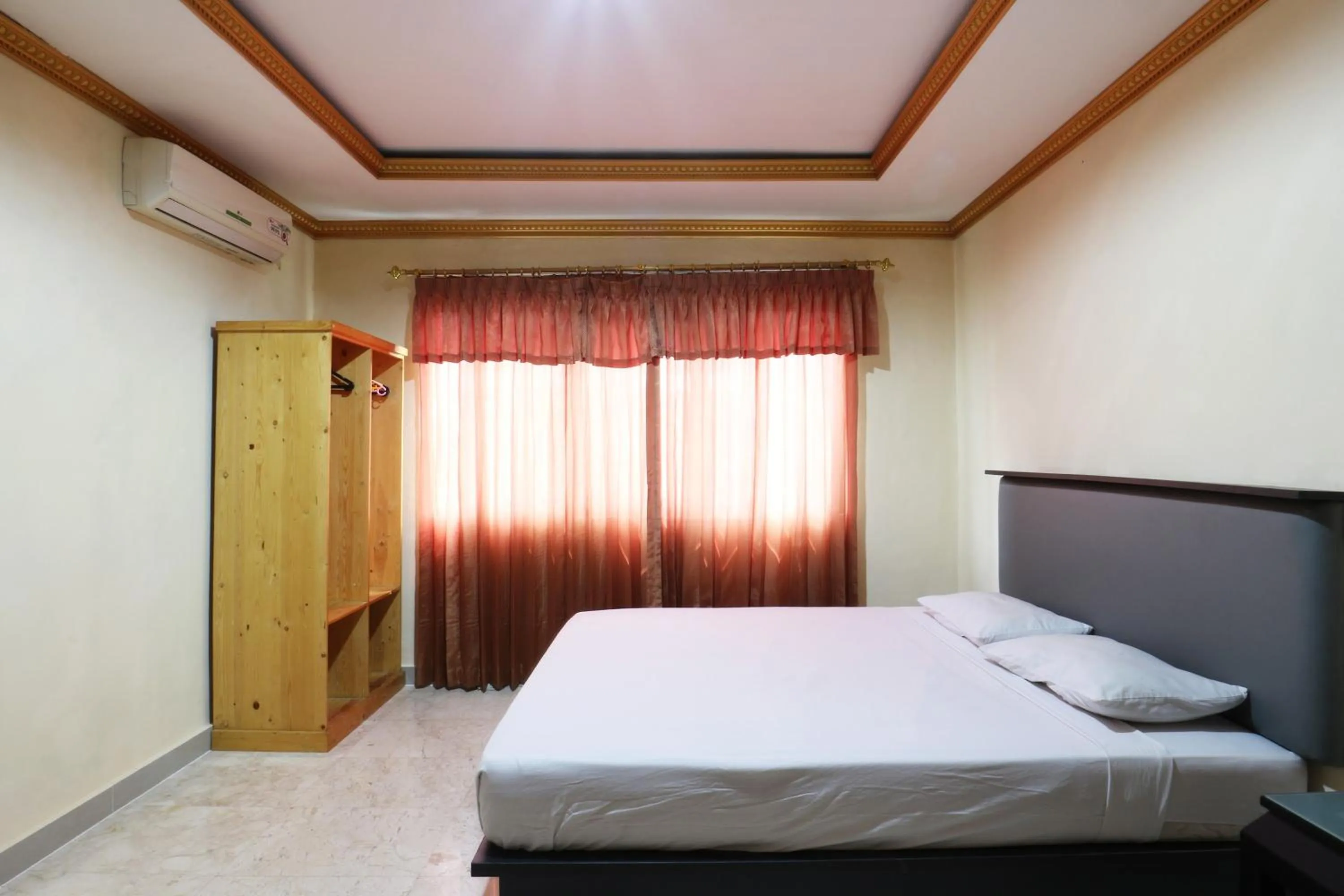 Bedroom, Bed in Jambrut Inn