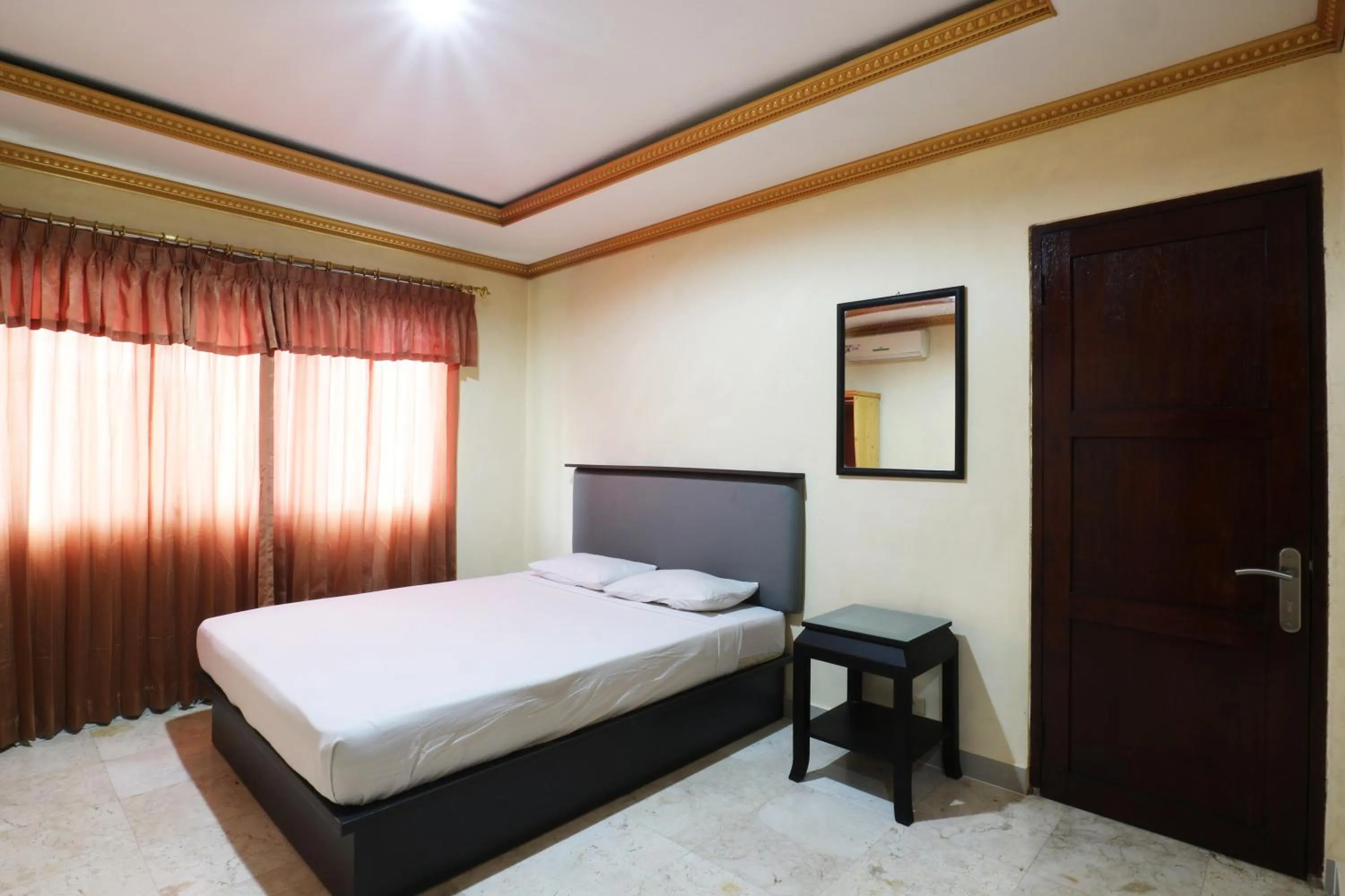 Bedroom, Bed in Jambrut Inn