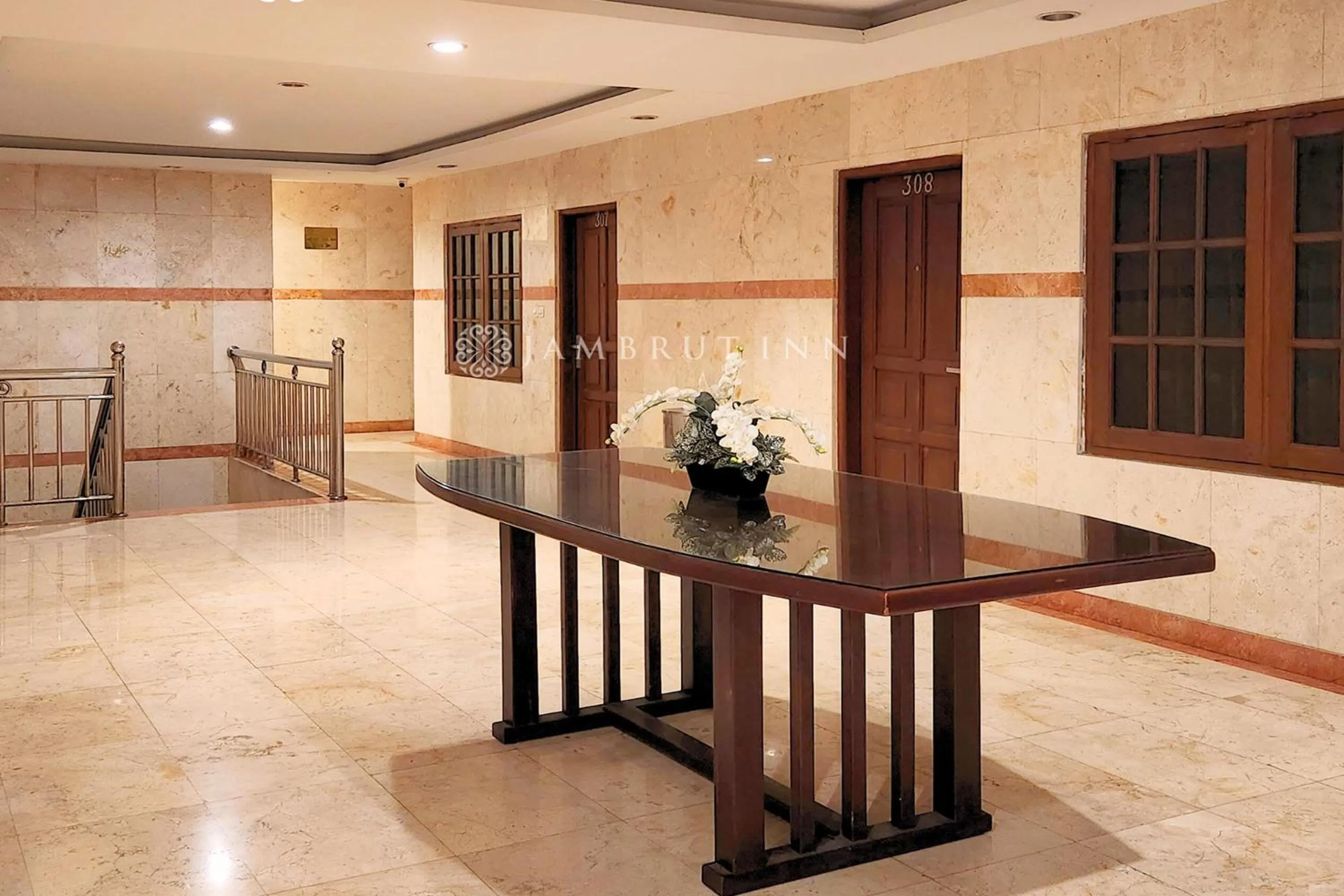 Area and facilities in Jambrut Inn