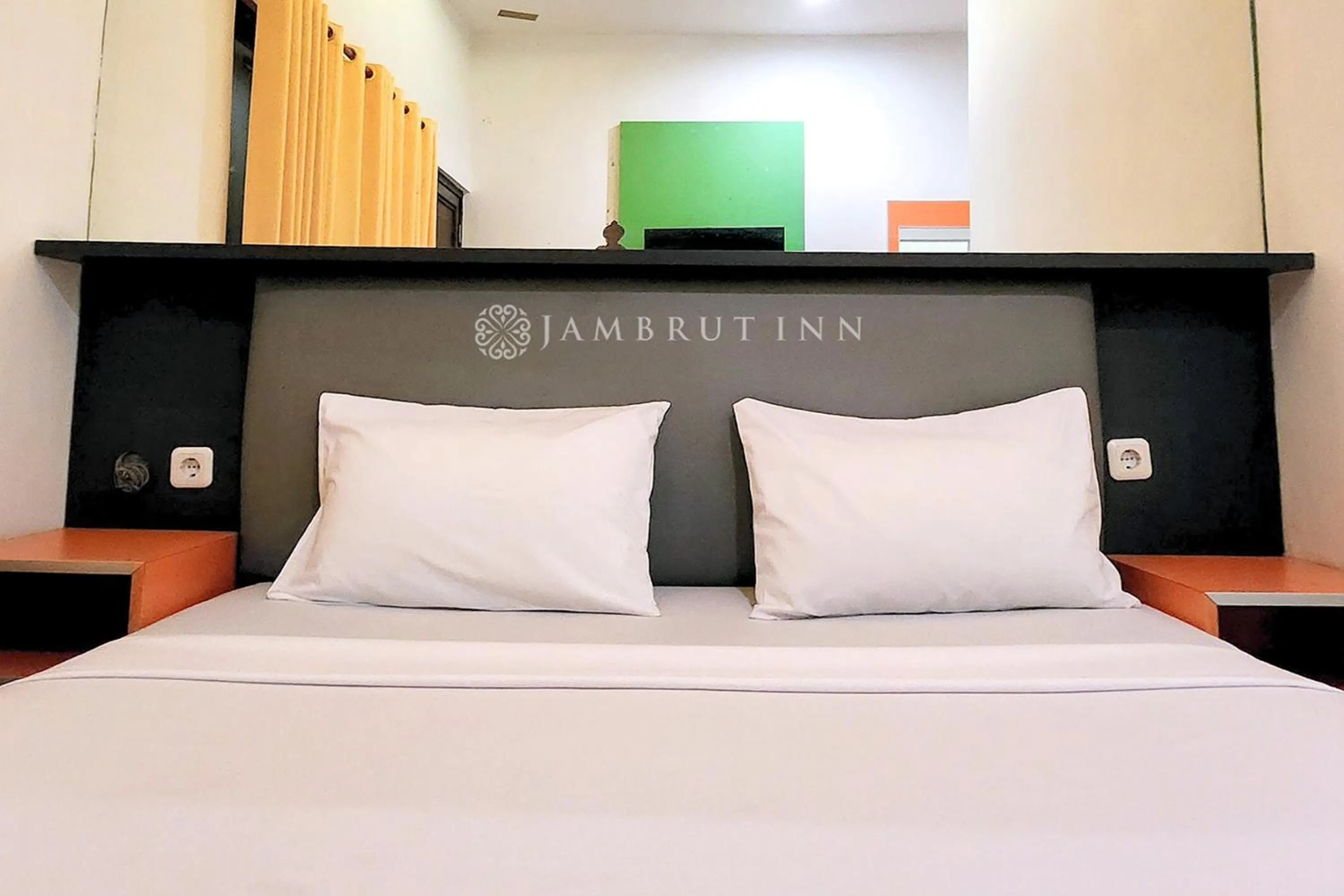 Bedroom, Bed in Jambrut Inn