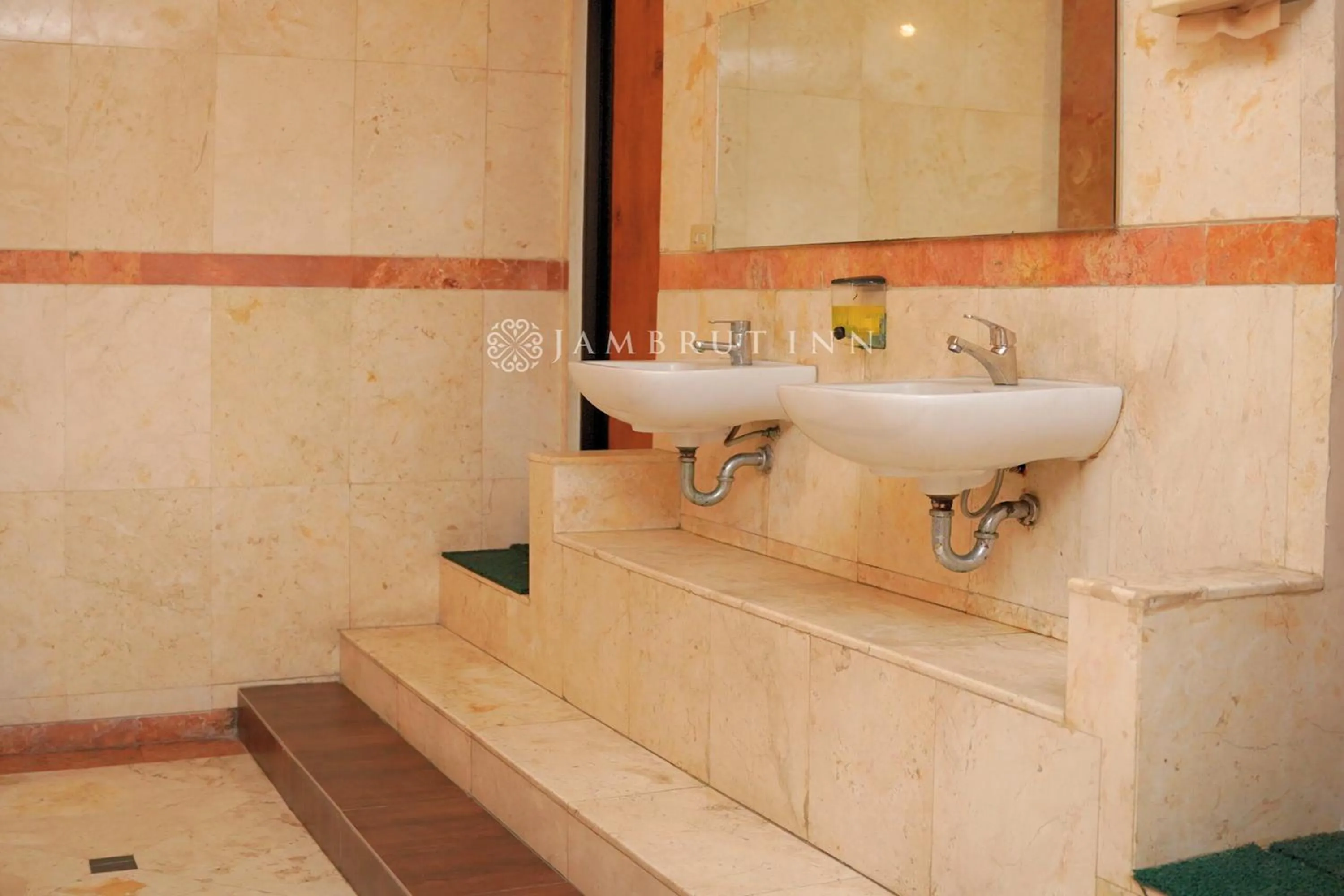 Area and facilities in Jambrut Inn