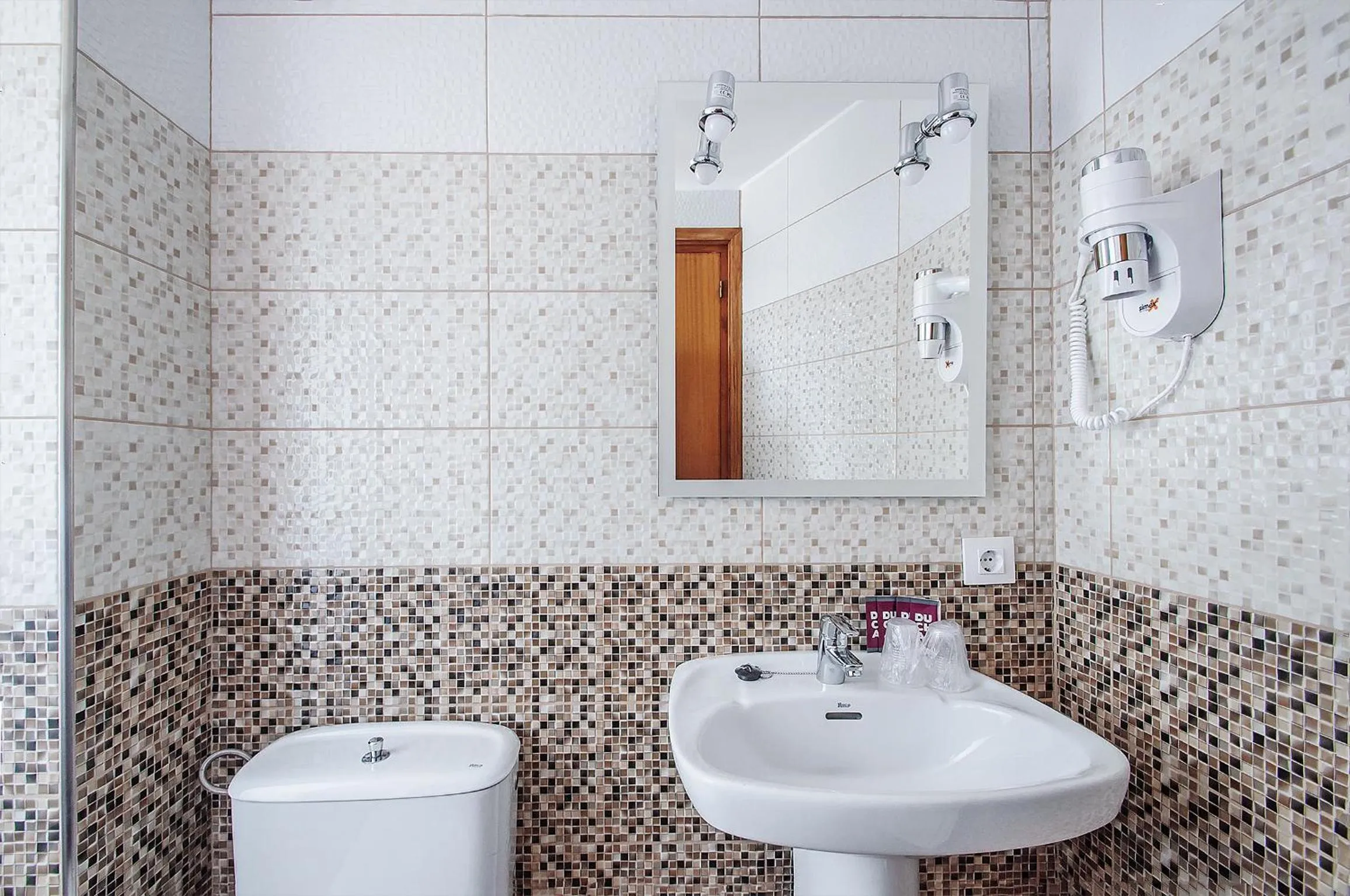 Shower in Hotel Silvia