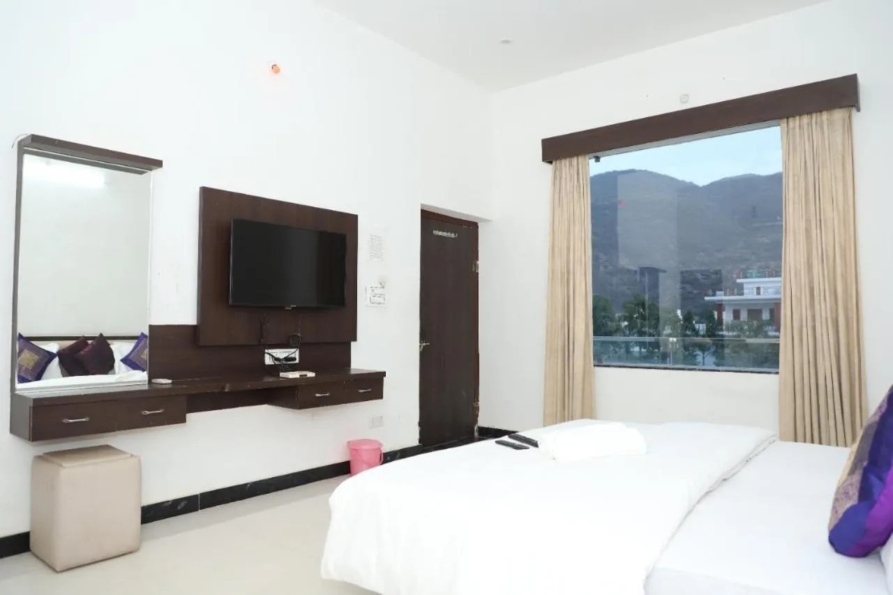 Aravali Hills Resort