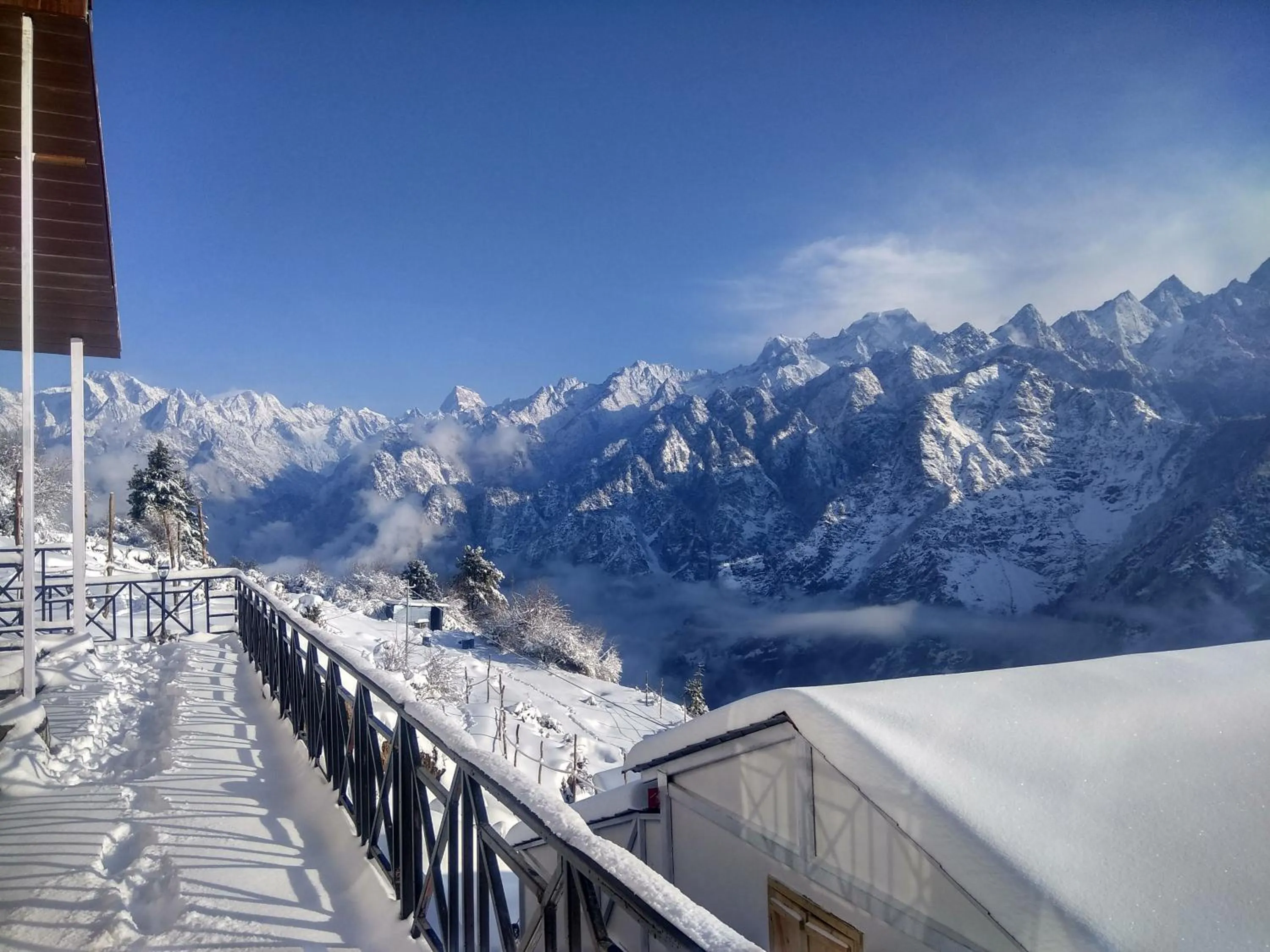 Winter in Mountain Rover Auli Resort